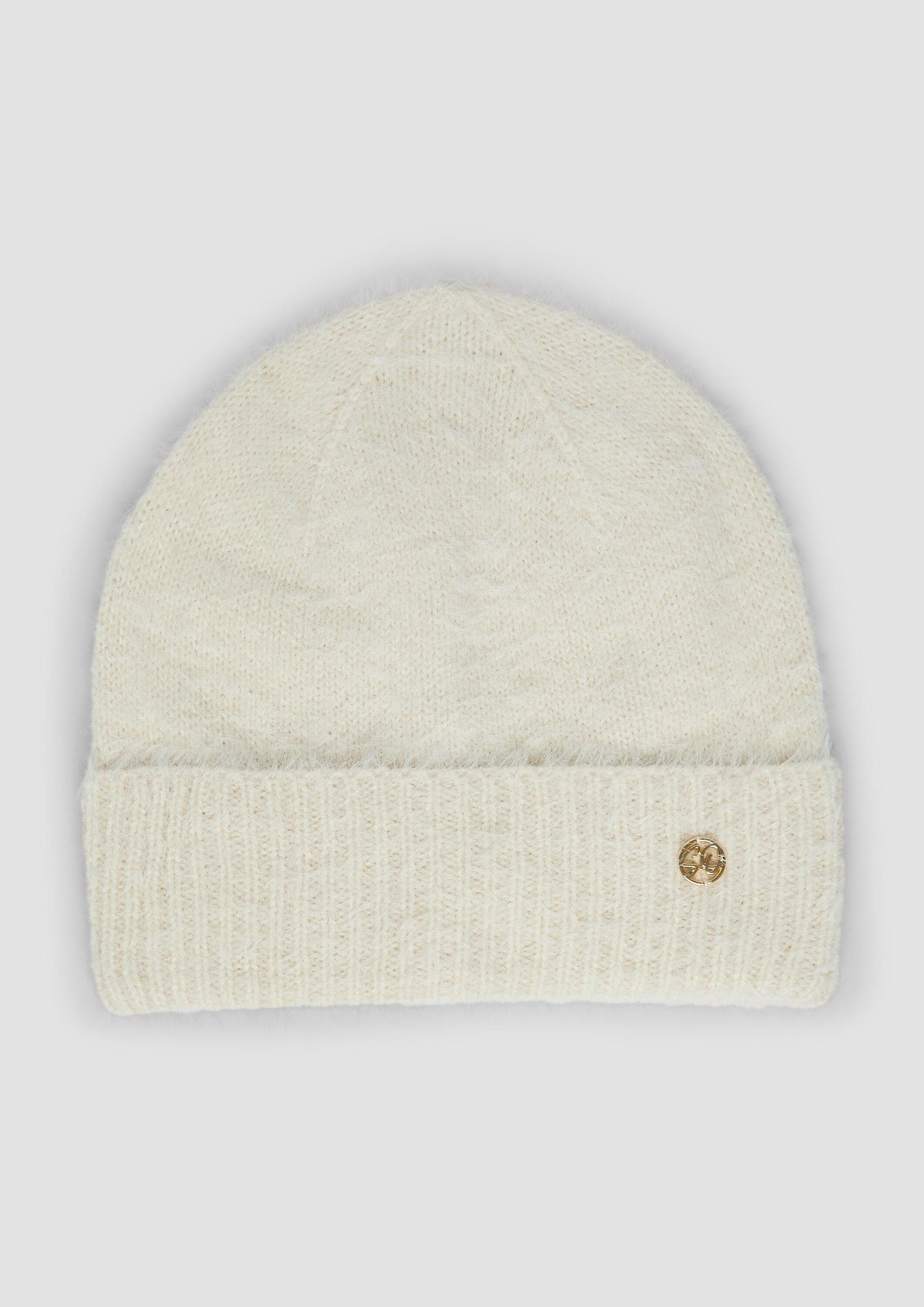 s.Oliver Strickmütze Mütze Flauschige Mütze mit Umschlag