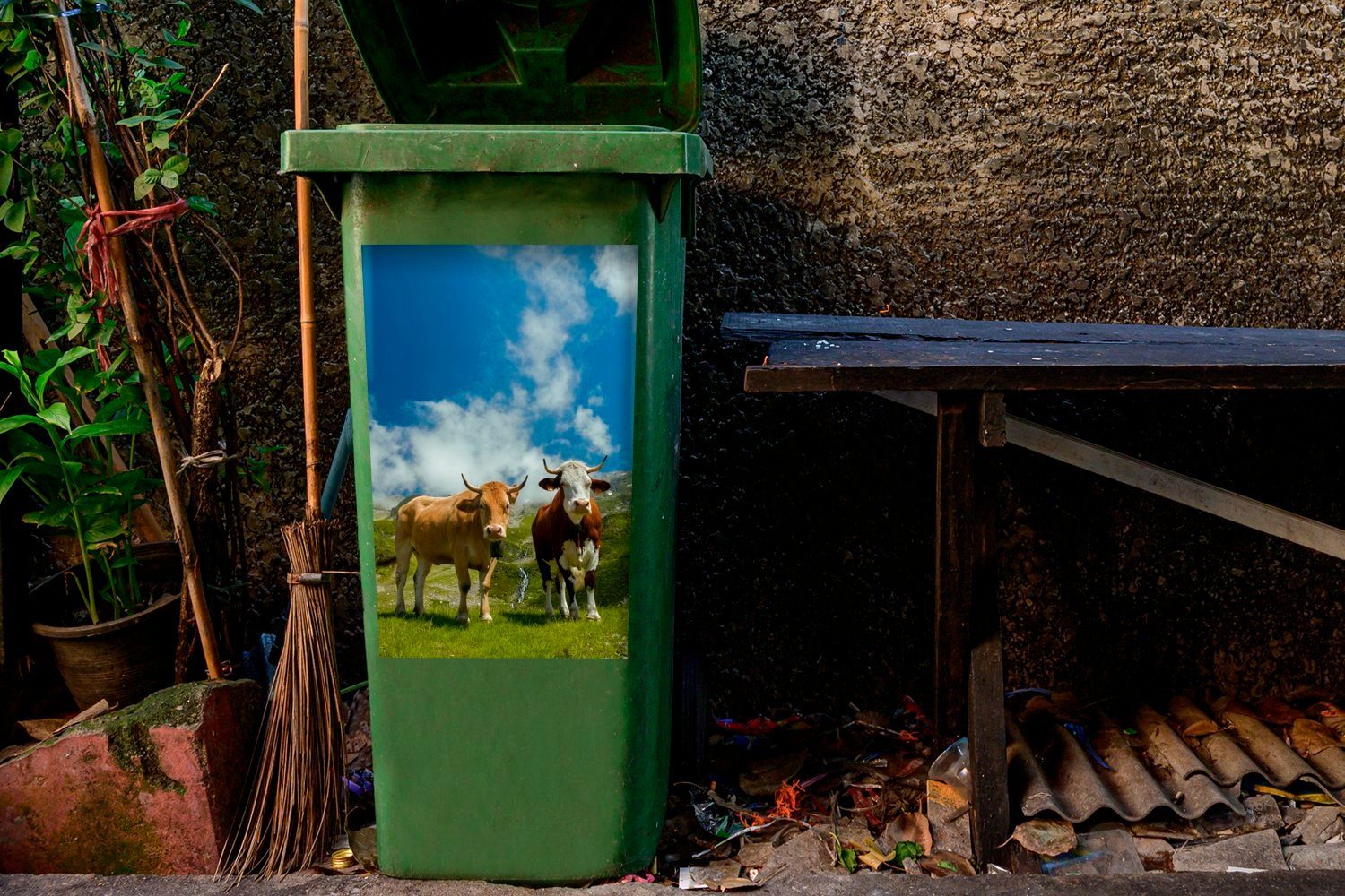 Landschaft Sticker, Mülleimer-aufkleber, Wandsticker MuchoWow - Kühe - Abfalbehälter Container, Sonne St), Mülltonne, (1
