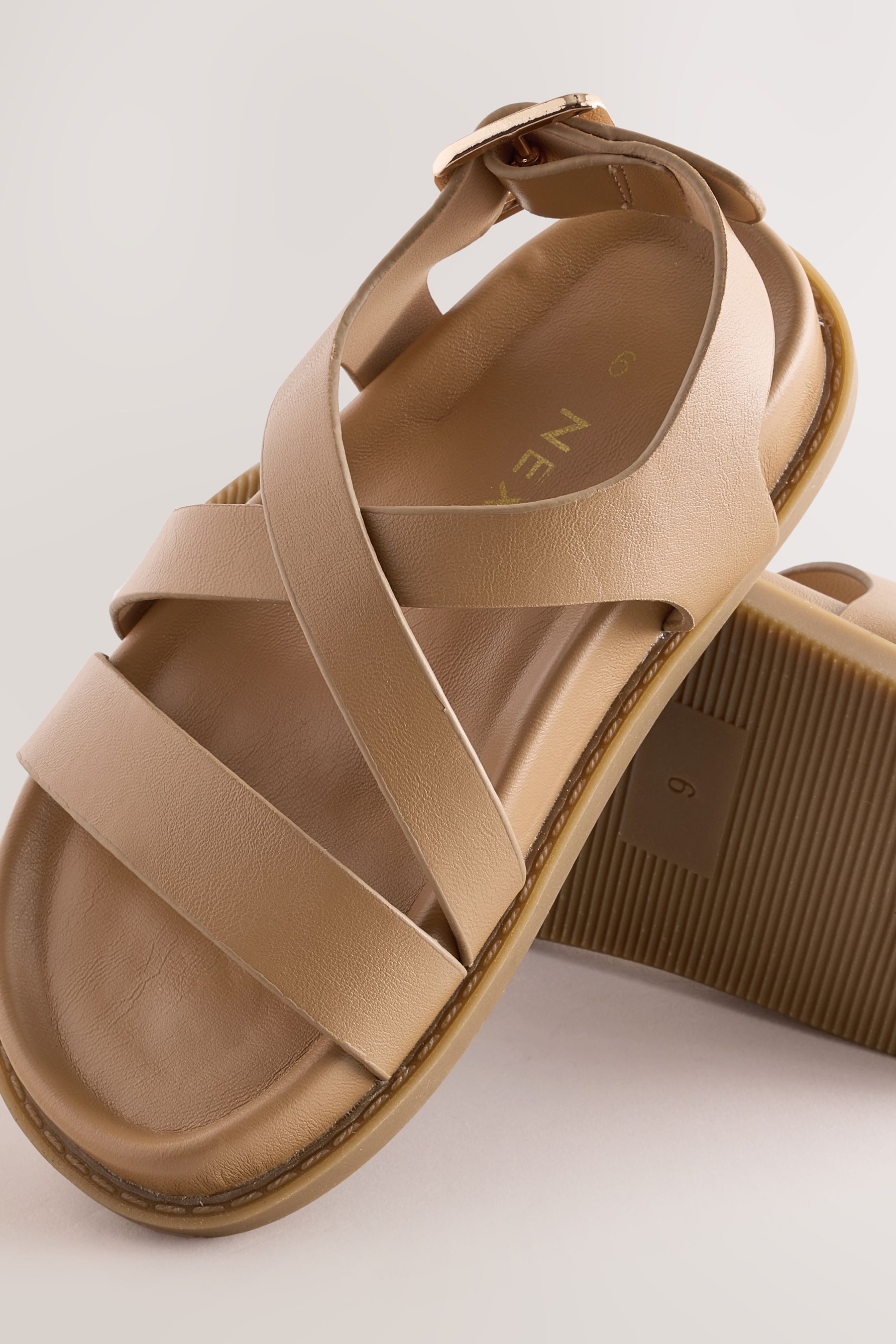 Next Sandalen mit Fußbett Sandale (1-tlg)