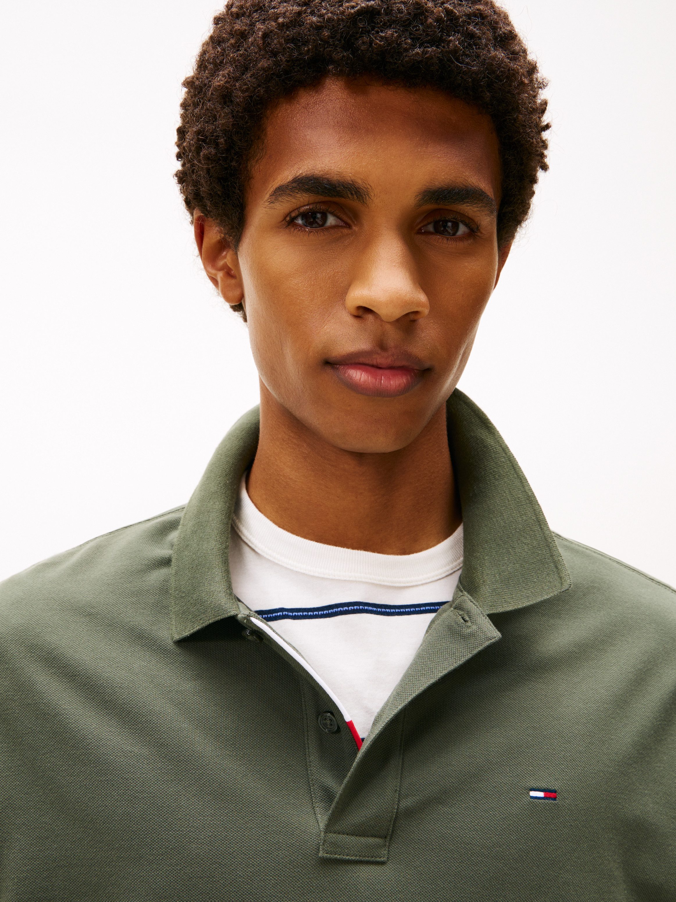 Tommy Jeans Poloshirt TJM SLIM PLACKET POLO LS EXT mit Logostickerei günstig online kaufen