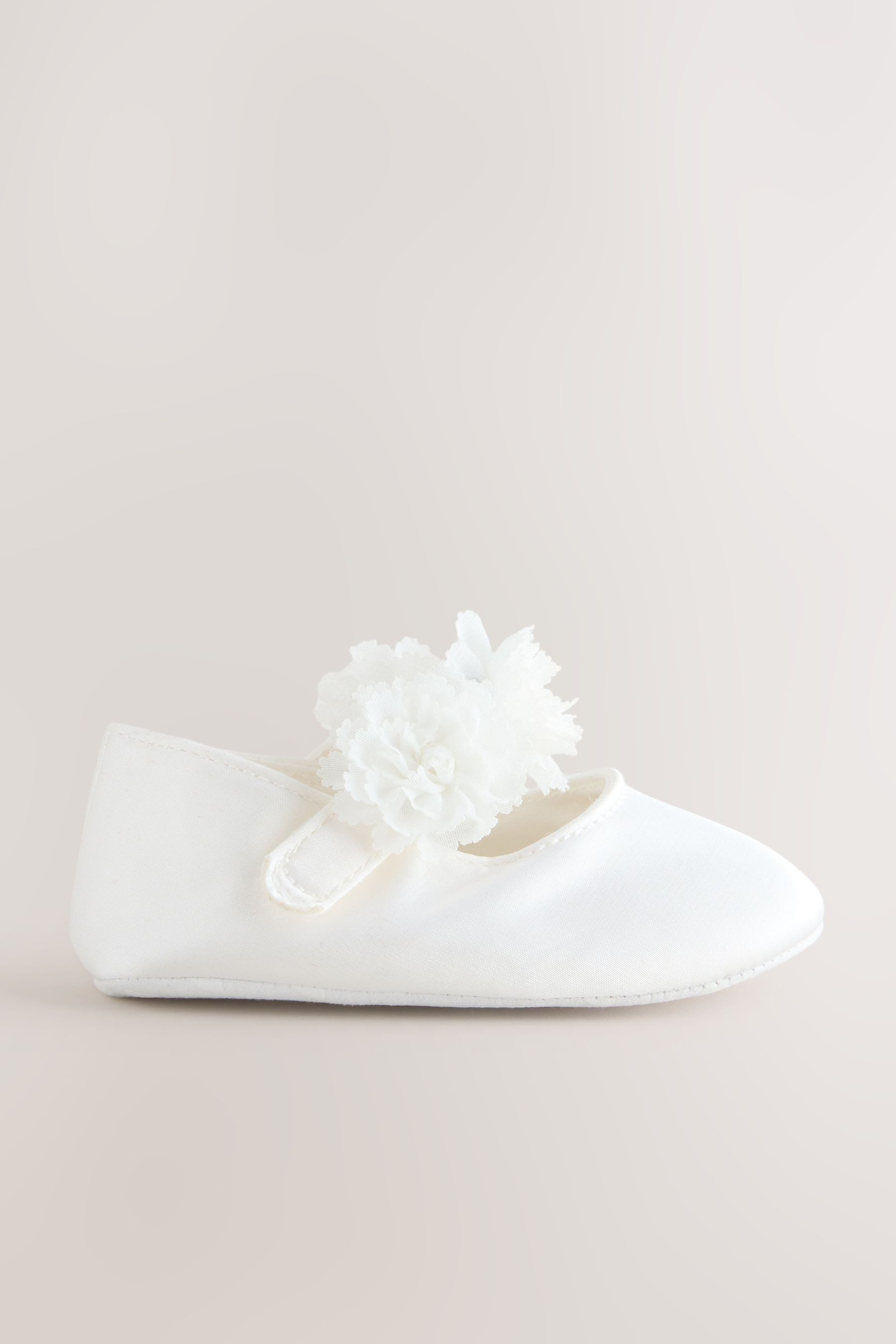 Next Baby Satin-Schuhe mit Blumendetail Babystiefel – Bild 4 von 5