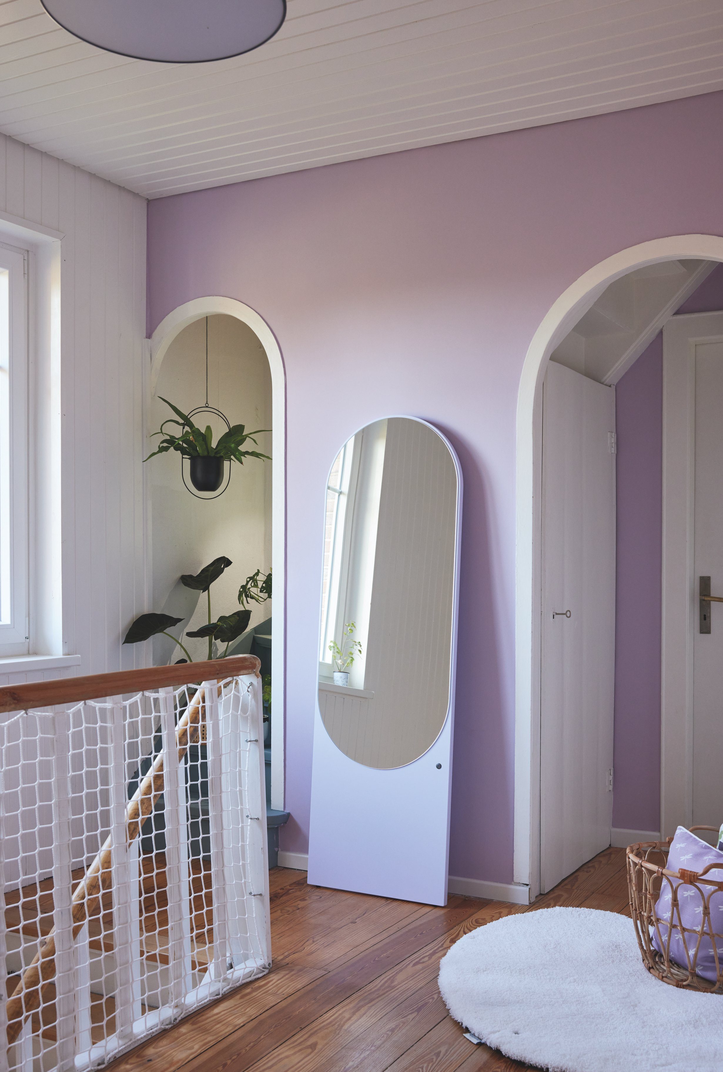 TOM Standspiegel Highlight & Spiegel - Farben vielen in schönen - farbiges Lilac lackiert, Wandlehnender besonderer Form TAILOR MIRROR HOME in COLOR hochwertig