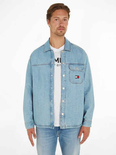 Tommy Jeans Jeanshemd TJM ESSENTIAL DENIM OVERSHIRT mit knöpfbarer Brusttasche