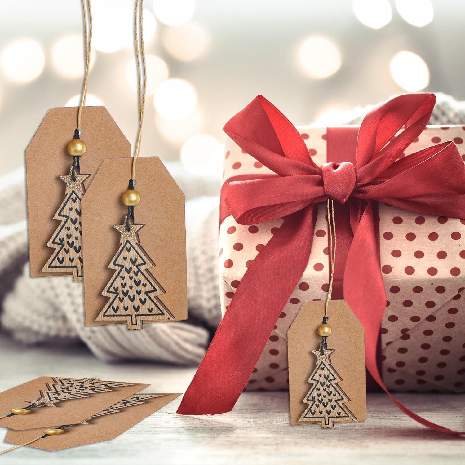 Logbuch-Verlag Baumbehang 8 Weihnachtsgeschenkanhänger aus Papier mit Holzdeko natur schwarz