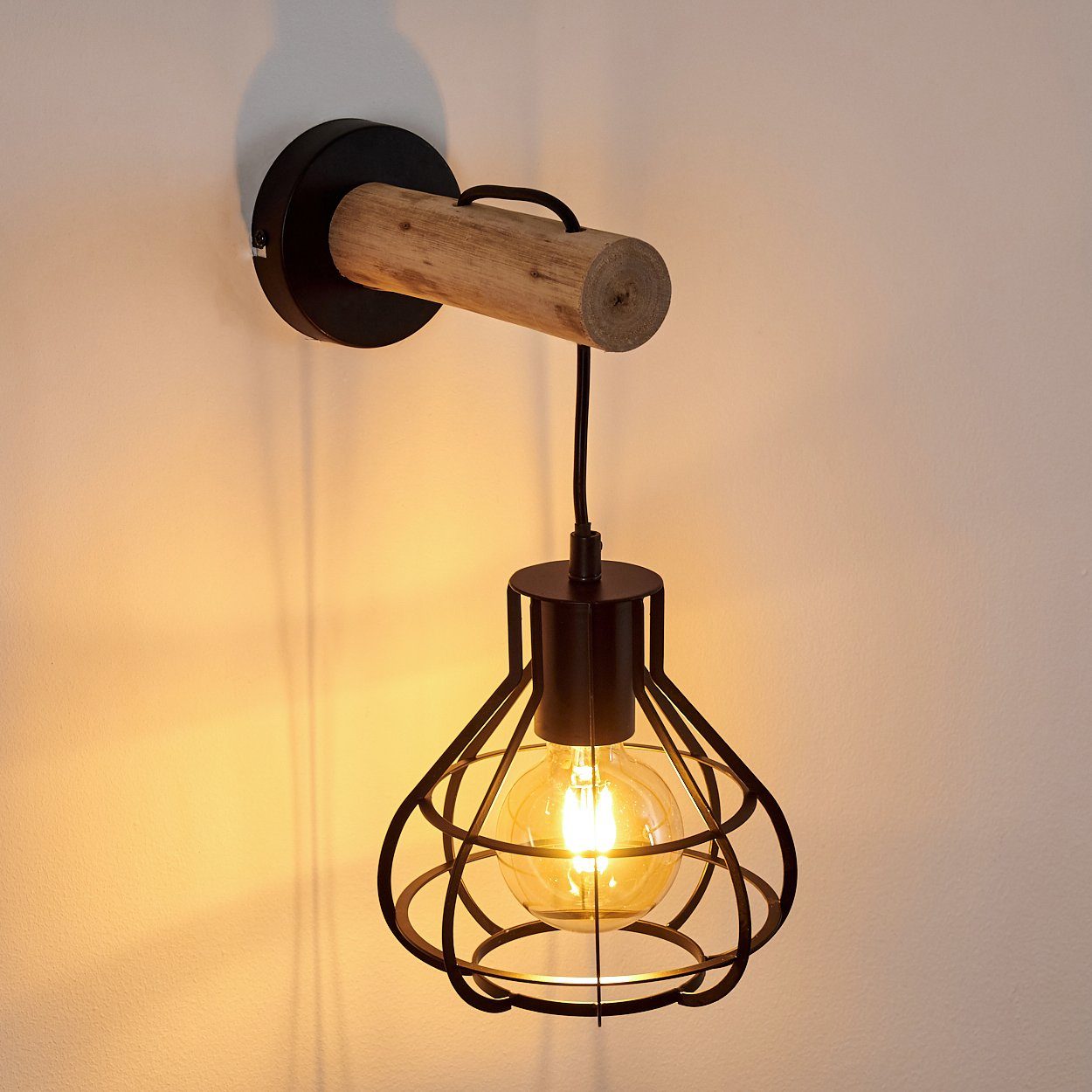 im Schwarz/Natur, ohne Holzbalken 1xE27, Gitter-Optik Wandleuchte Wandlampe Design mit hofstein Leuchtmittel, Wandspot »Vidor« in Metall/Holz in aus Retro/Vintage