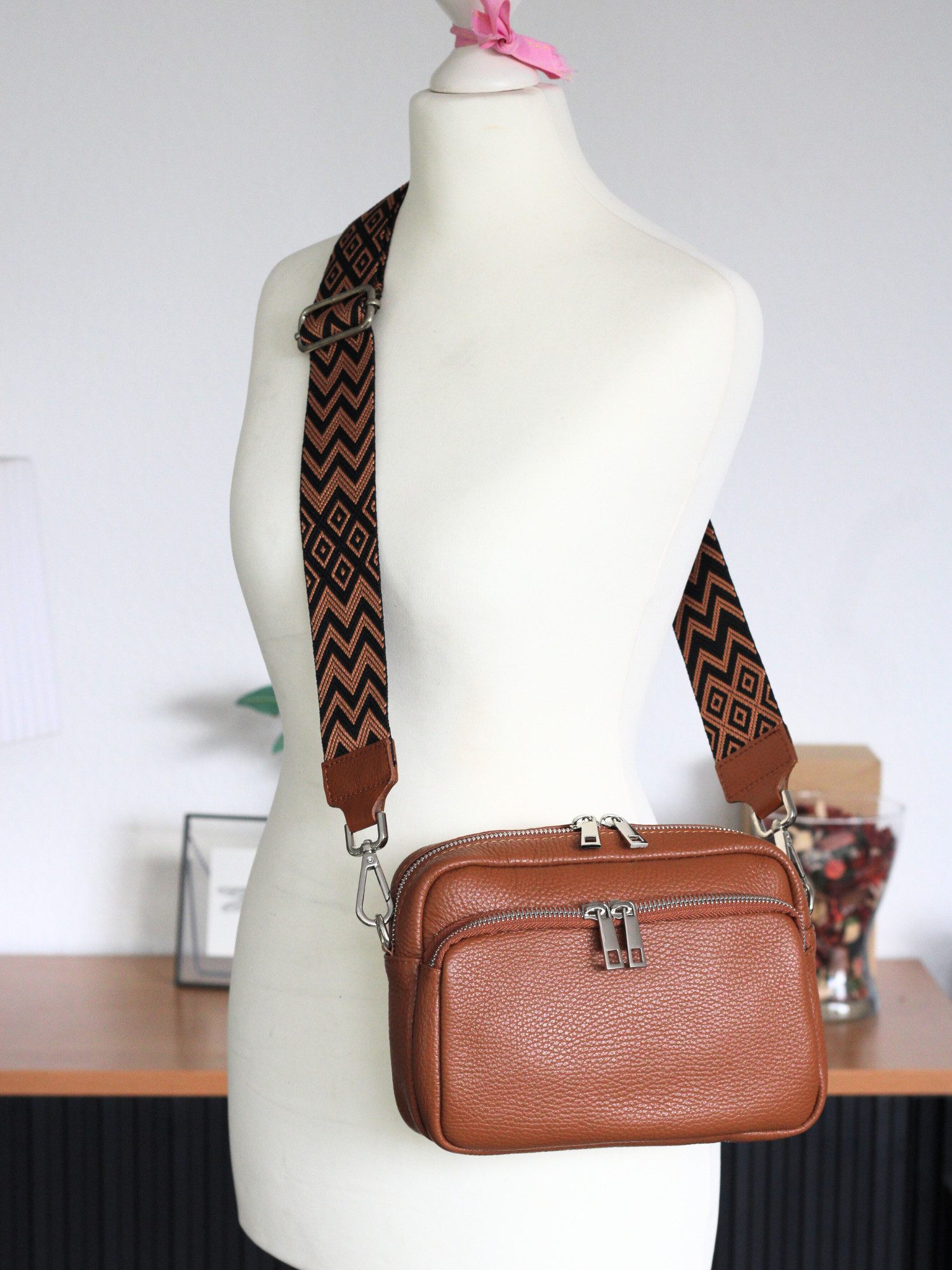 Adel Bags Schultertasche BELLA Umhängetasche für Damen, Schultertasche mit 2 Wechselriemen, echtes Leder, hergestellt in Italien