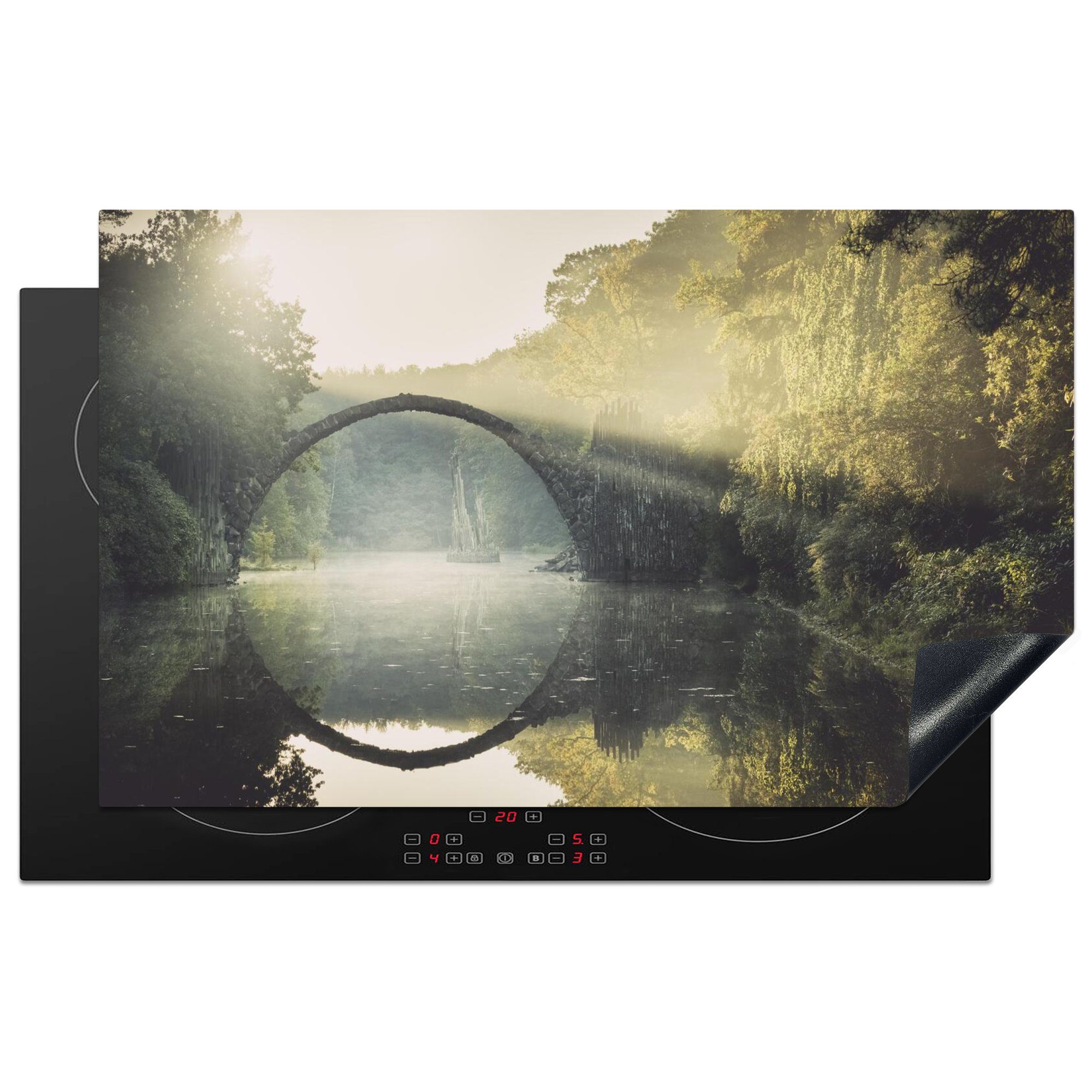 MuchoWow Herdblende-/Abdeckplatte Die Rakotzbrücke in Kromlau, Deutschland, im Nebel, Vinyl, (1 tlg), 83x51 cm, Ceranfeldabdeckung, Arbeitsplatte für küche