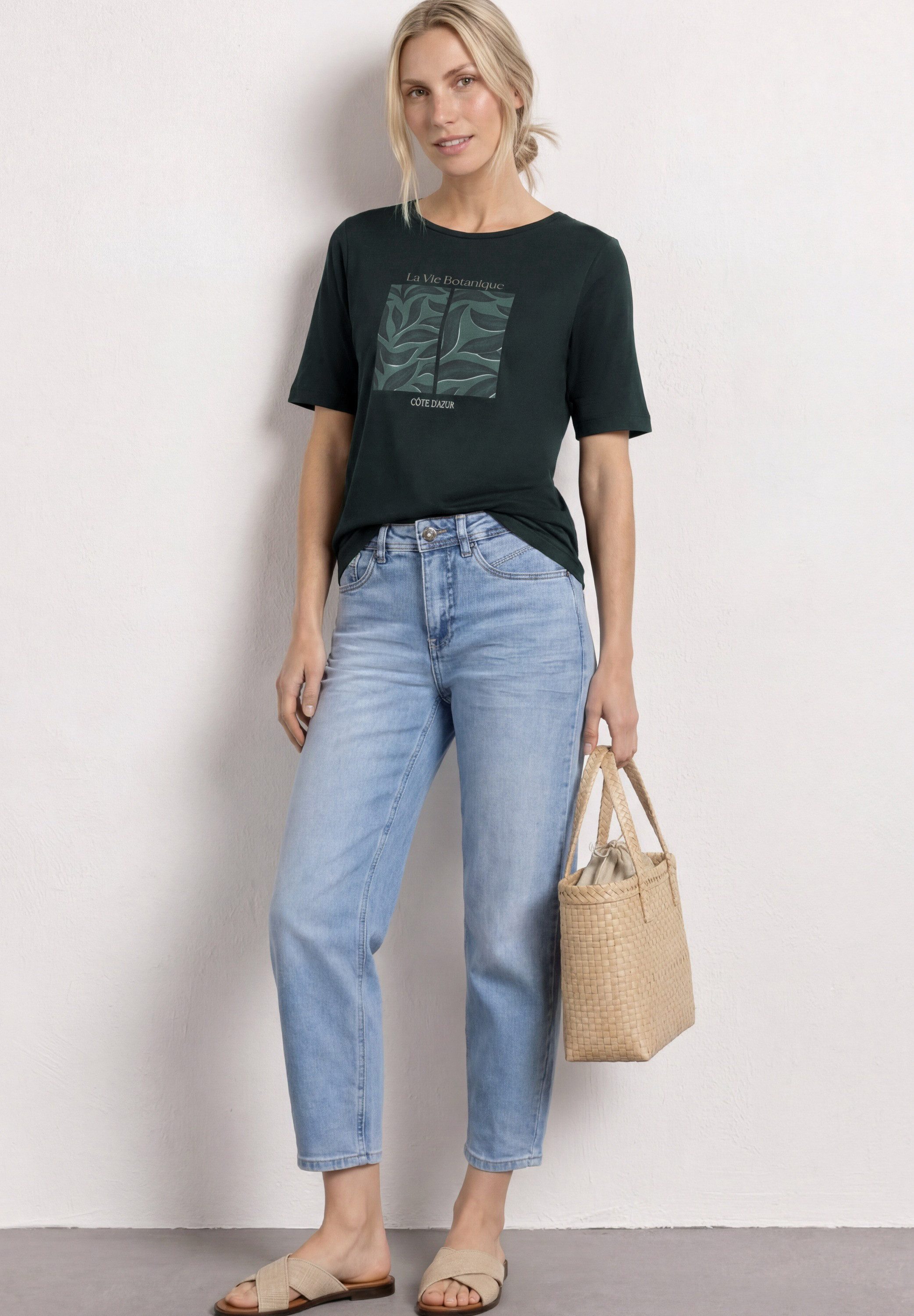 T-Shirt Style Lea