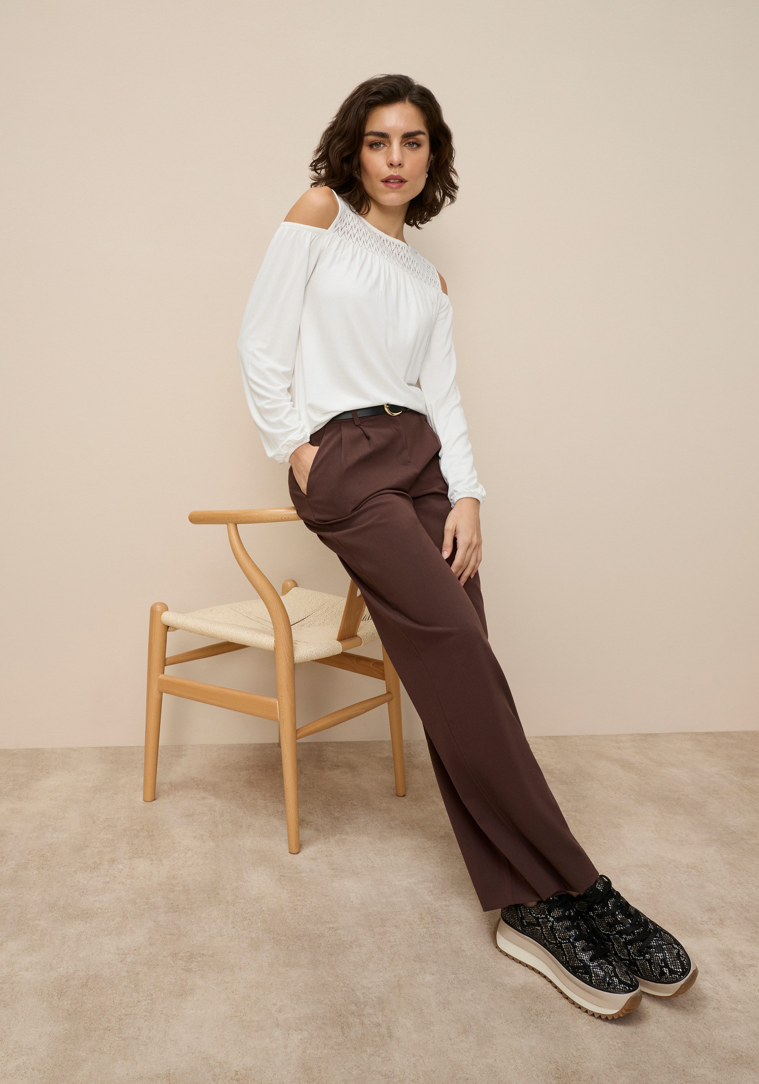 Laura Scott Langarmshirt aus Viskosemischung, figurumspielende Passform, elastisches Material – Bild 4 von 5