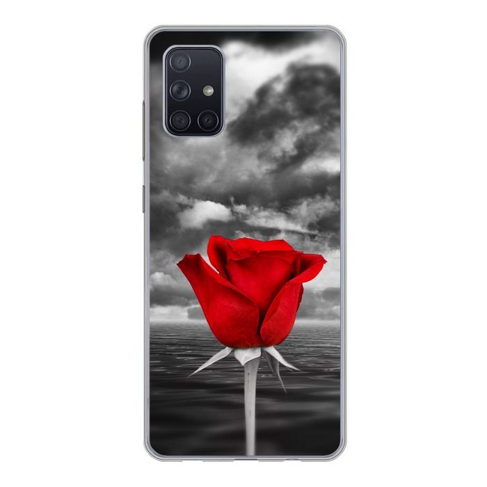 MuchoWow Handyhülle Schwarz-Weiß-Fotografie einer roten Rose vor einem Meer und einem Handyhülle Samsung Galaxy A51 5G Smartphone-Bumper Print Handy