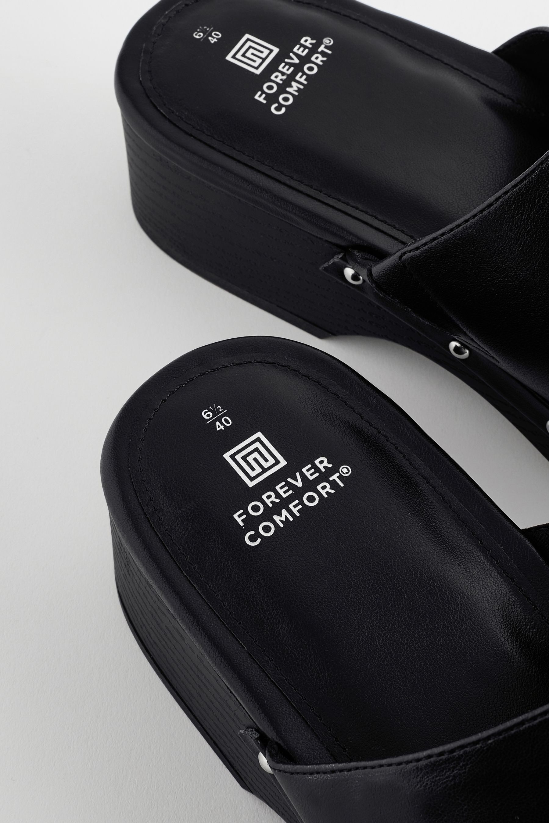 Next Forever Comfort Clog mit Nieten Clog (1-tlg)