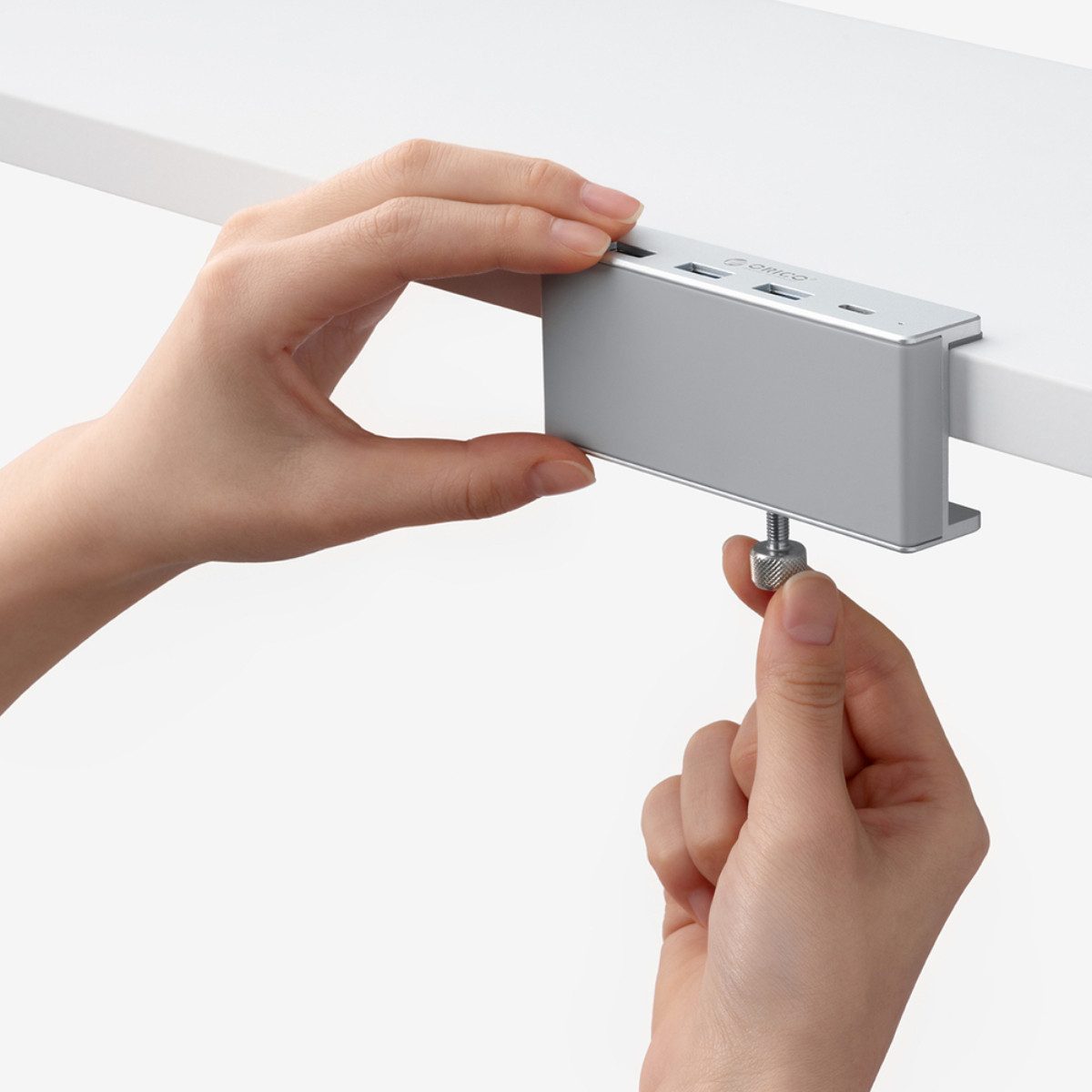 ORICO MH4PC Hub USB-Adapter USB-C zu USB-A, USB-C, Klemmhalterung für platzsparende Montage und schnellen Zugriff