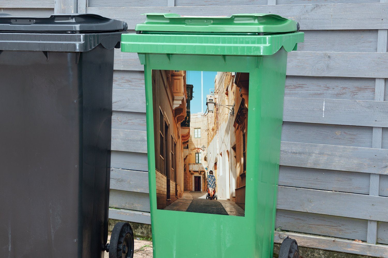 - Wandsticker Mülltonne, Kinderwagen Mülleimer-aufkleber, Container, St), MuchoWow Malta Sticker, Abfalbehälter (1 - Sommer