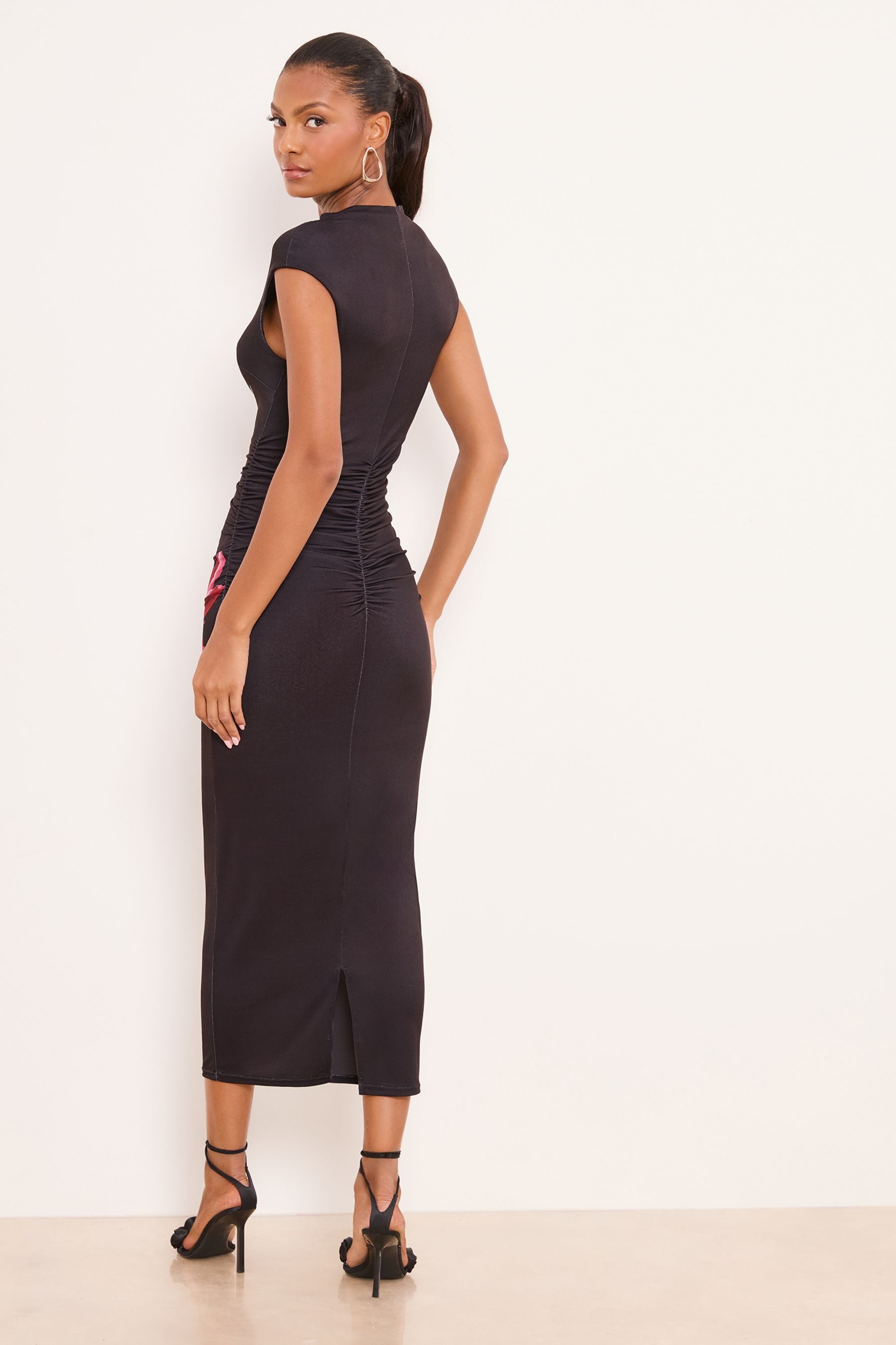 LIPSY Druckkleid Figurbetontes Lipsy Kleid mit Rosenprint (1-tlg)