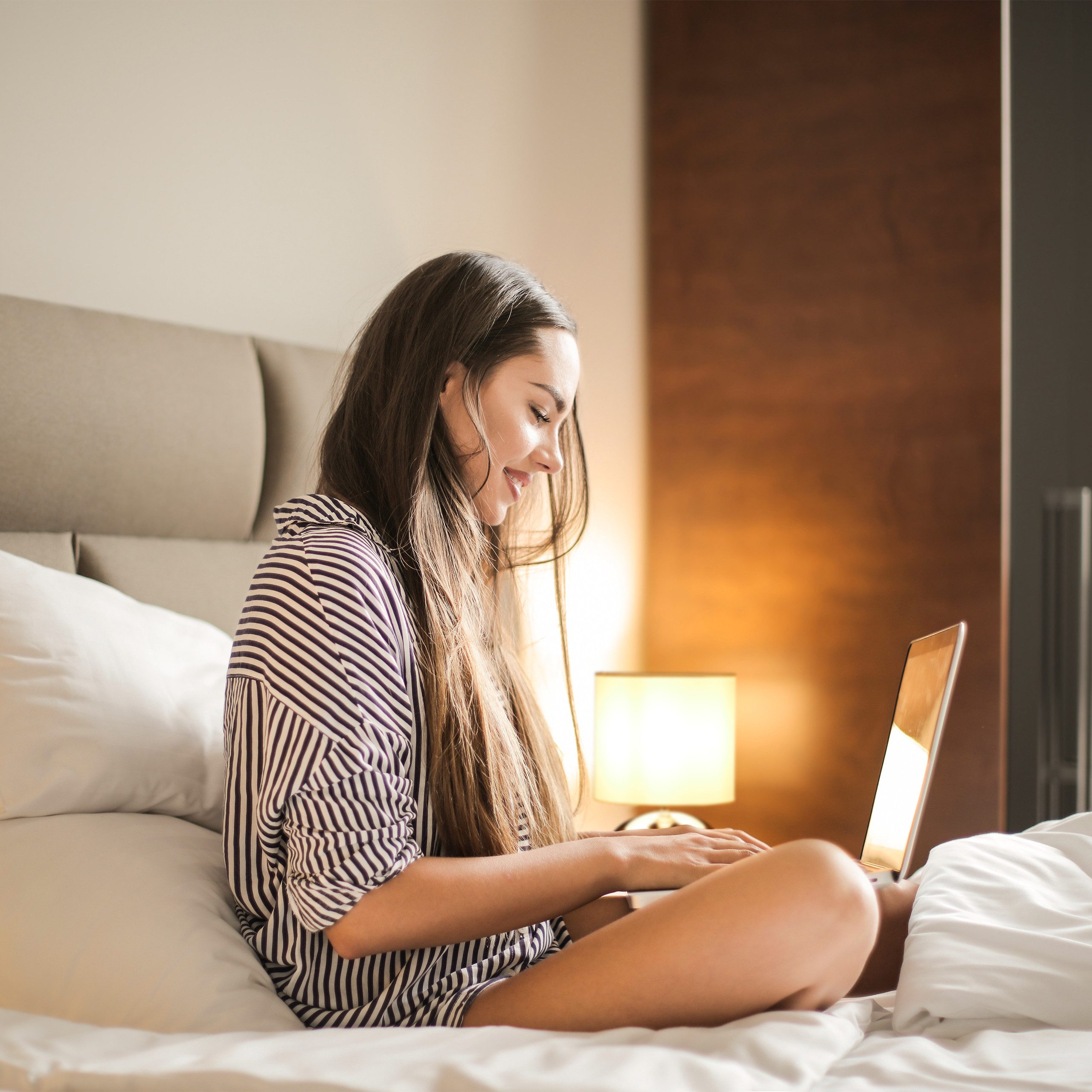 relaxdays Tischleuchte Runde Tischlampe mit Touchfunktion, Kupfer