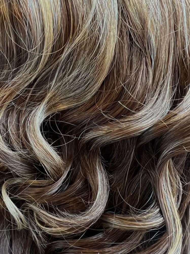 Gisela Mayer Kunsthaarperücke Gisela Mayer Mika (Small), Moderne Locken-Kurzhaarperücke mit Filmansatz für Kopfumfang 52-53 cm.