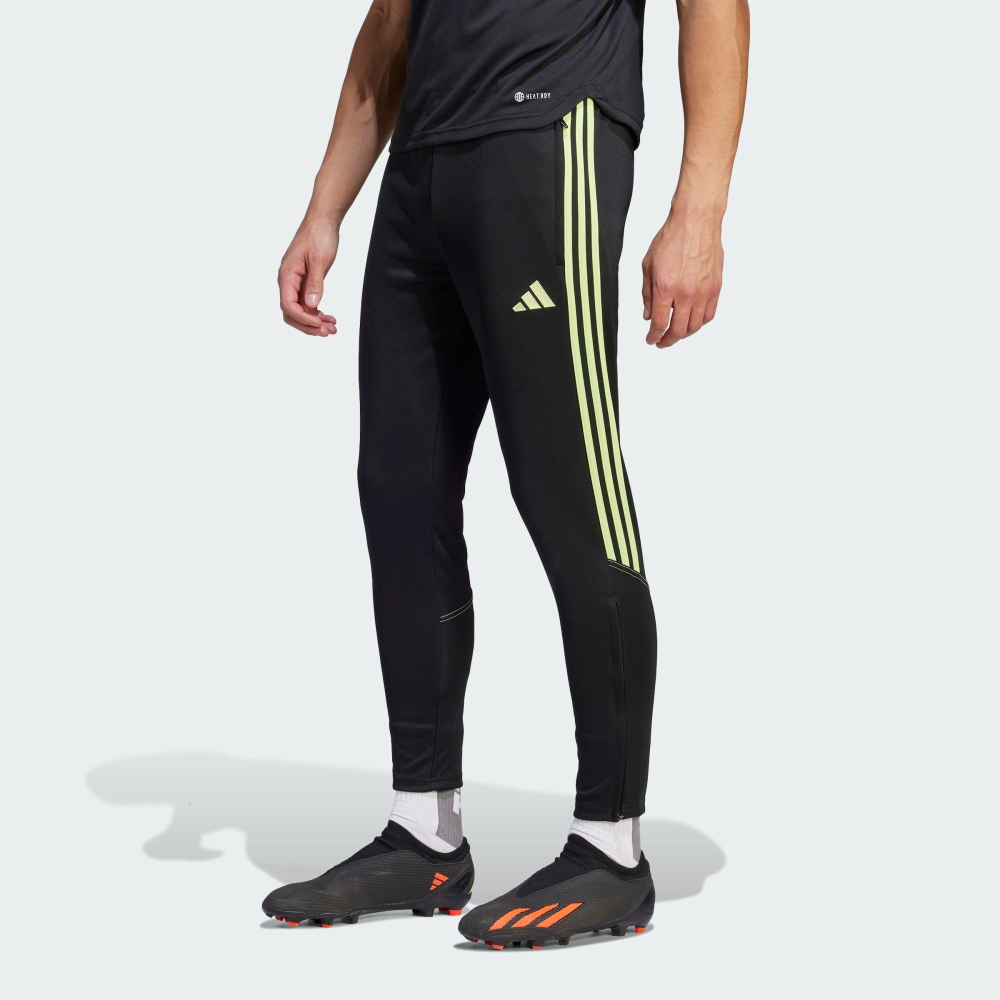 adidas Performance Leichtathletik-Hose TIRO 23 Größe trägt Model TRAININGSHOSE, und CLUB groß cm ist 189 Dieses