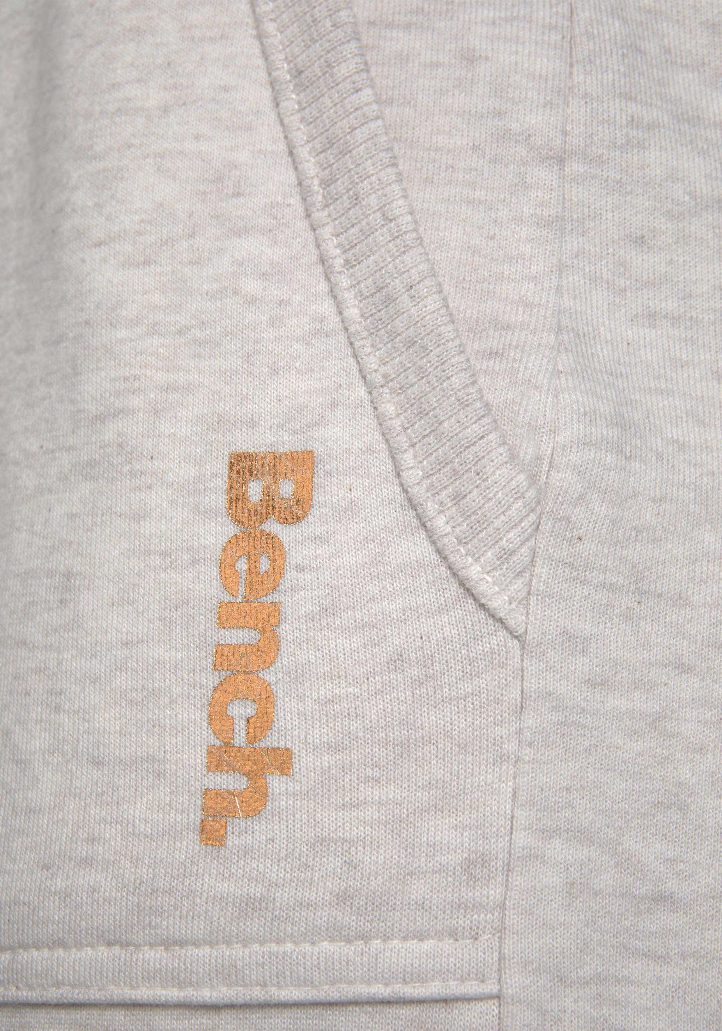 Bench. Loungewear Bermudas mit aufgeschlagenen Beinsäumen und seitlichen Taschen, Loungewear – Bild 5 von 5