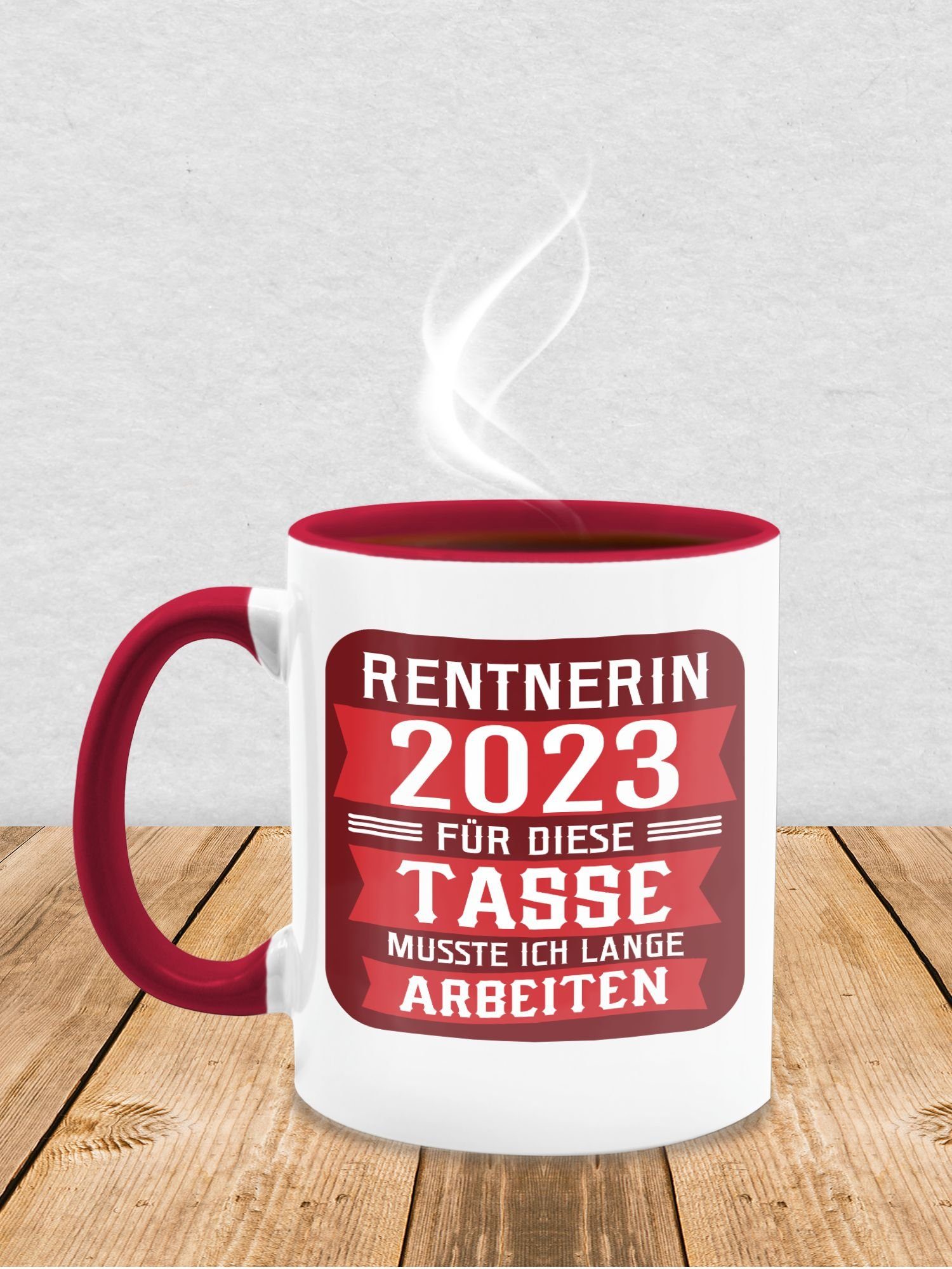 2023 Tasse rot, - Tasse Bordeauxrot Shirtracer Keramik, Rentnerin 2 Rentnerin