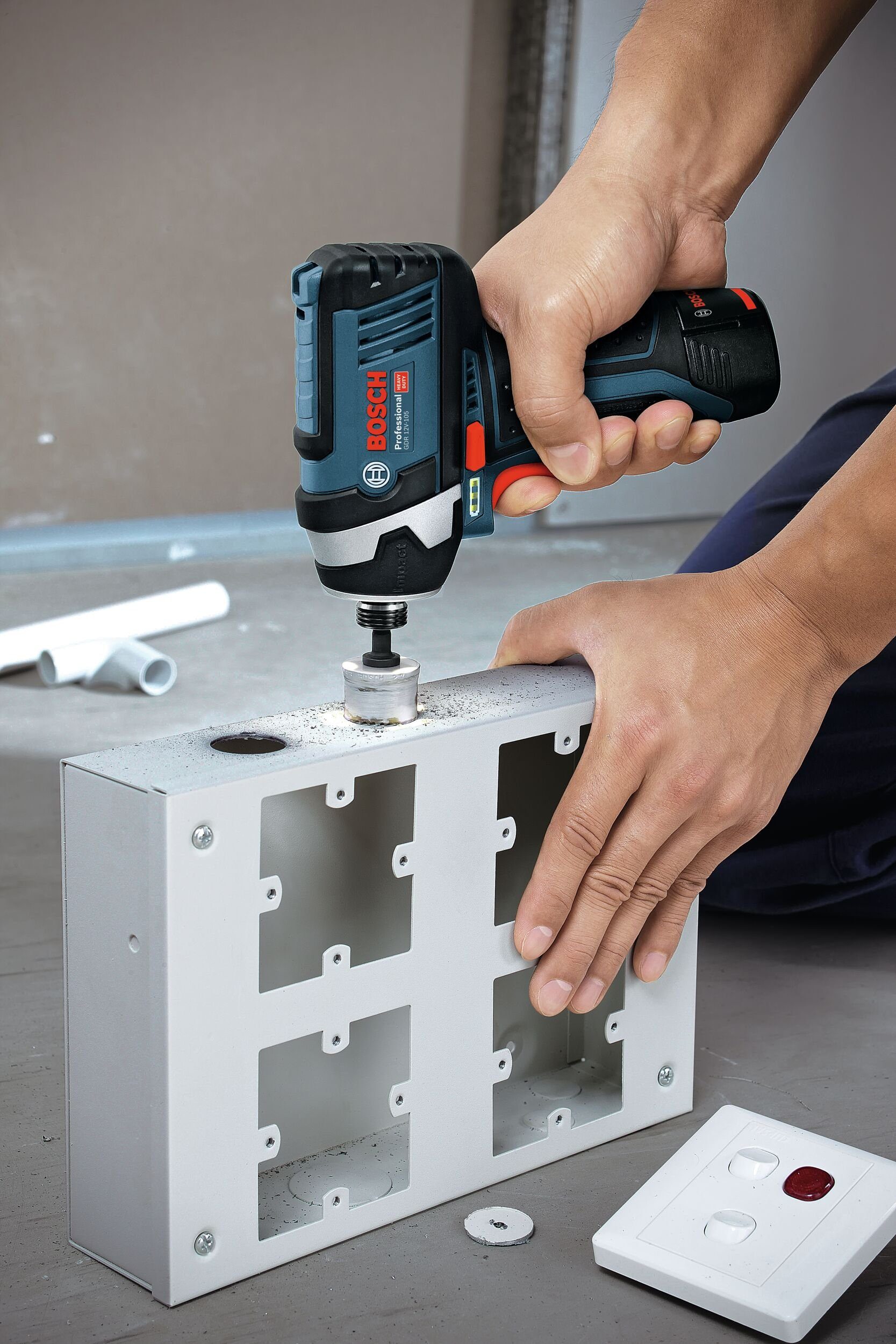 Bosch Professional Akku-Schlagschrauber GDR 12V-105, 2600 U/min, 105 Nm, Drehschlagschrauber Ohne Akku - im Karton