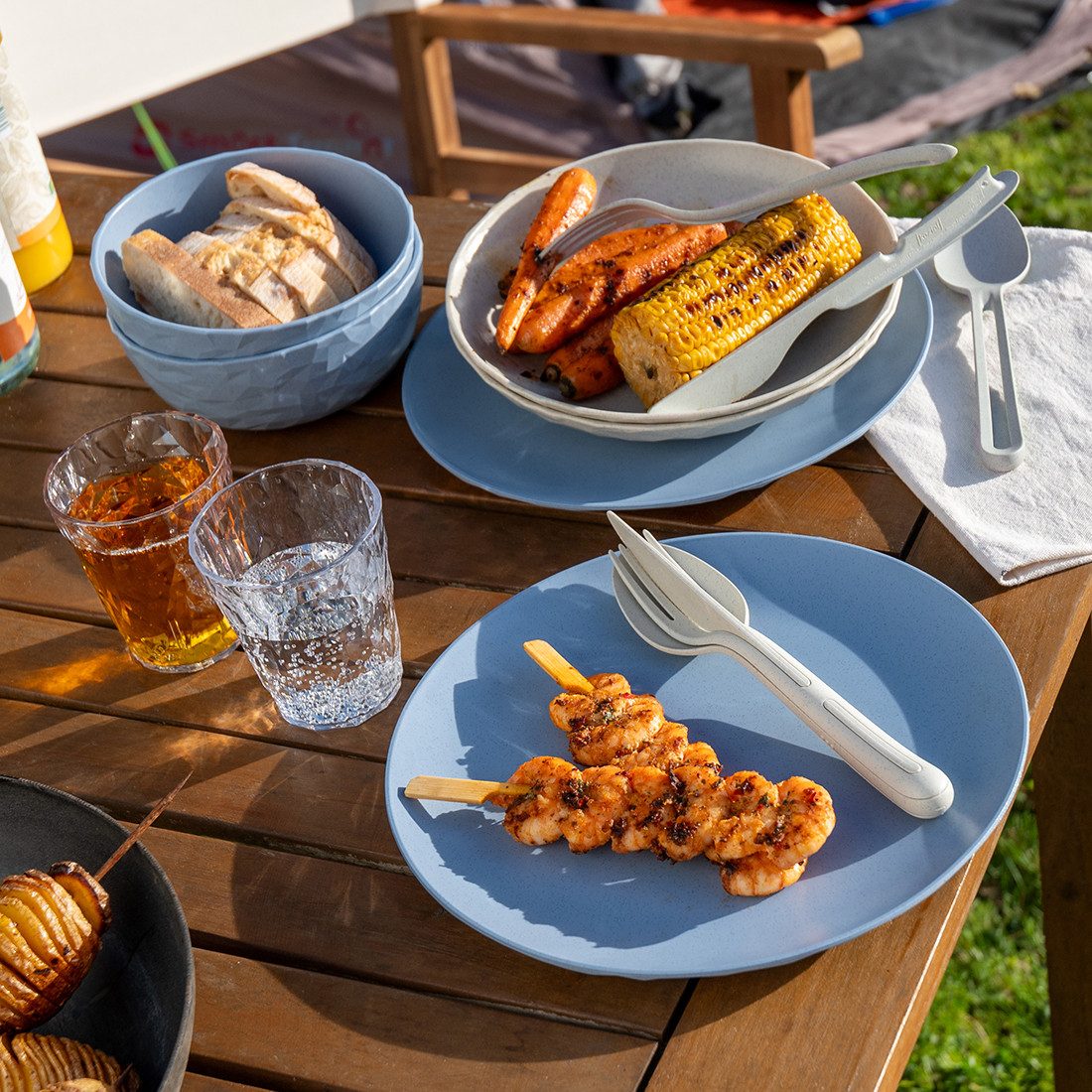 KOZIOL Geschirr-Set CLUB SET SKAGEN (10-tlg), 2 Personen, Kunststoff, spülmaschinengeeignet, melaminfrei, CO² neutrale Produktion