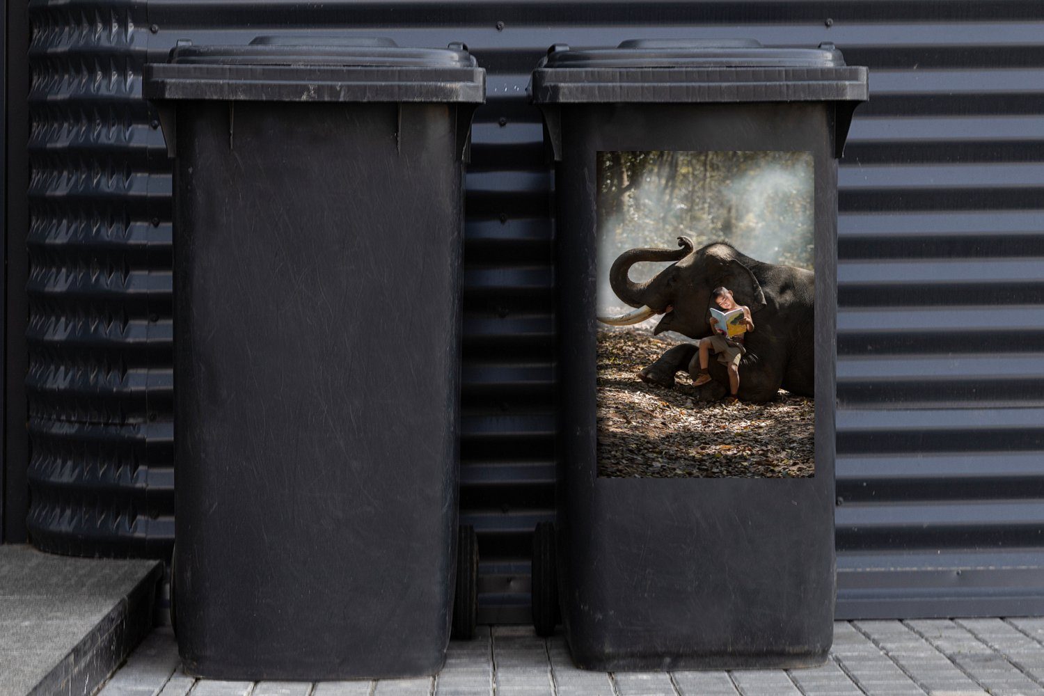 Buch - (1 MuchoWow - Wald Tiere - Natur - Wandsticker - Mülltonne, Junge Mülleimer-aufkleber, Container, St), Elefant Sticker, Abfalbehälter