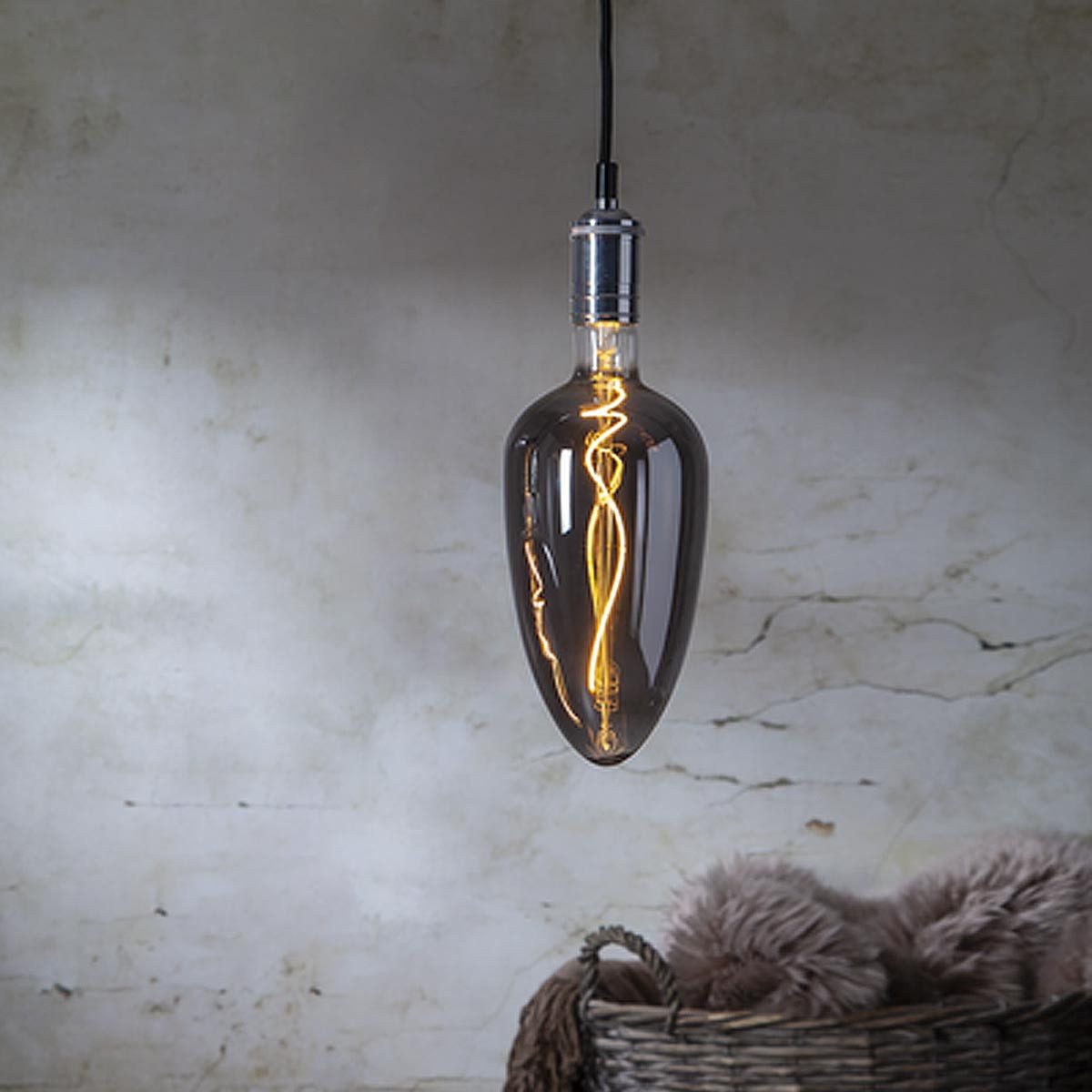 STAR TRADING LED-Leuchtmittel E27 Birne INDUSTRIAL-VINTAGE Rauchglas XL Kerze, warmweiß