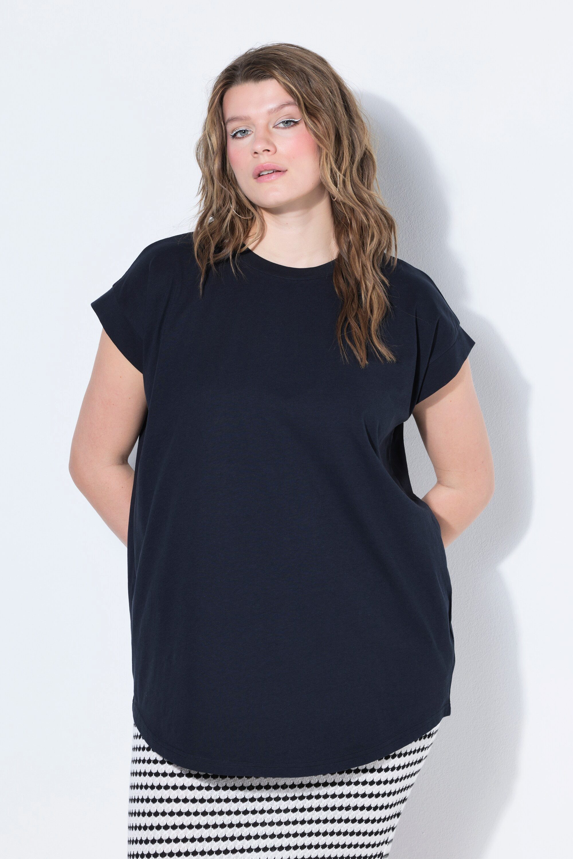 Studio Untold T-Shirt T-Shirt oversized gerundeter Saum Halbarm