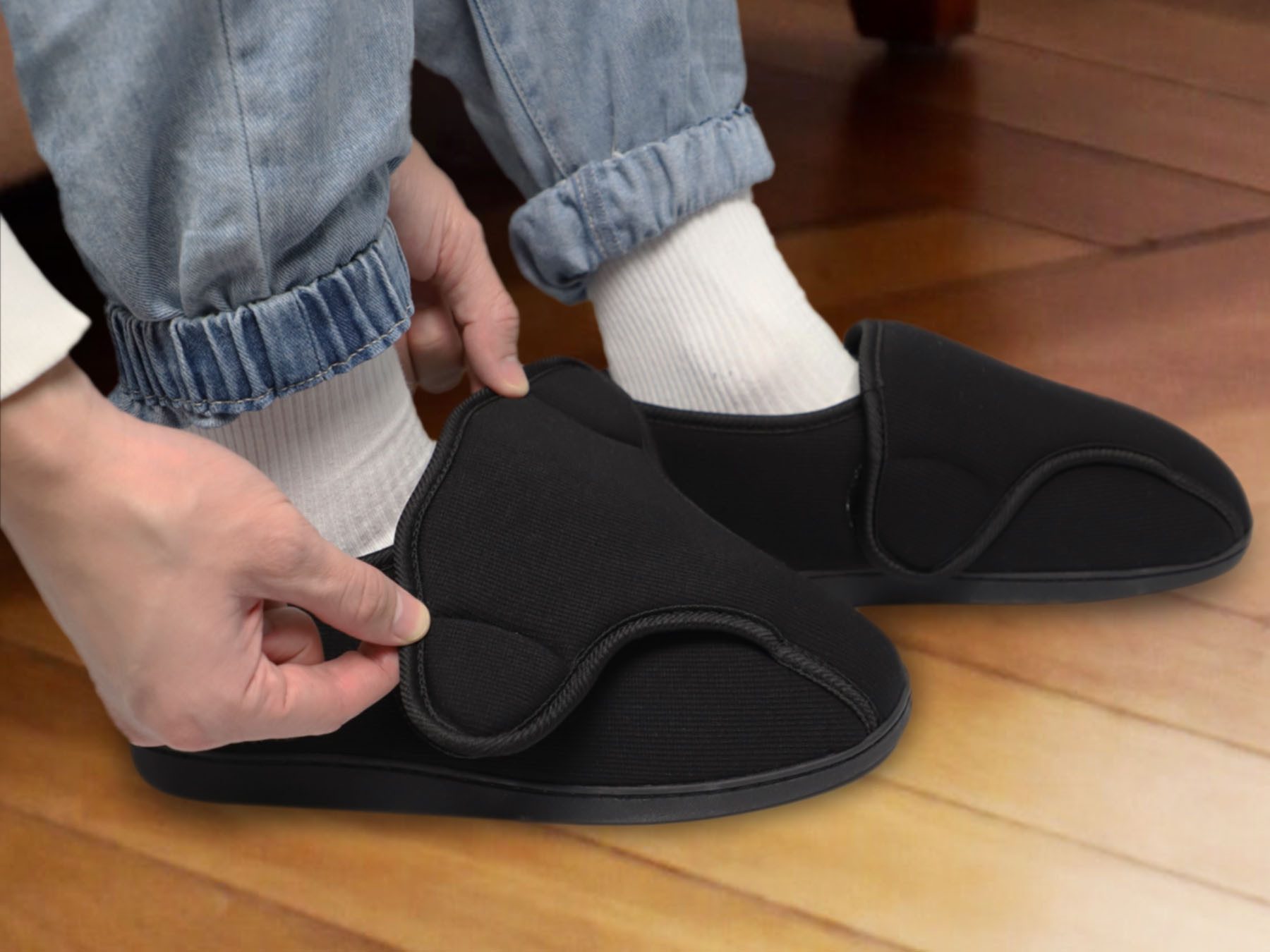 TIESTRA Damen Herren Schuhe Extra Weit mit Klettverschluss Breit, Hausschuhe Klettstiefel Senioren Schuhe, Memory Foam Sohle für Geschwollene Füße Gr.37-47