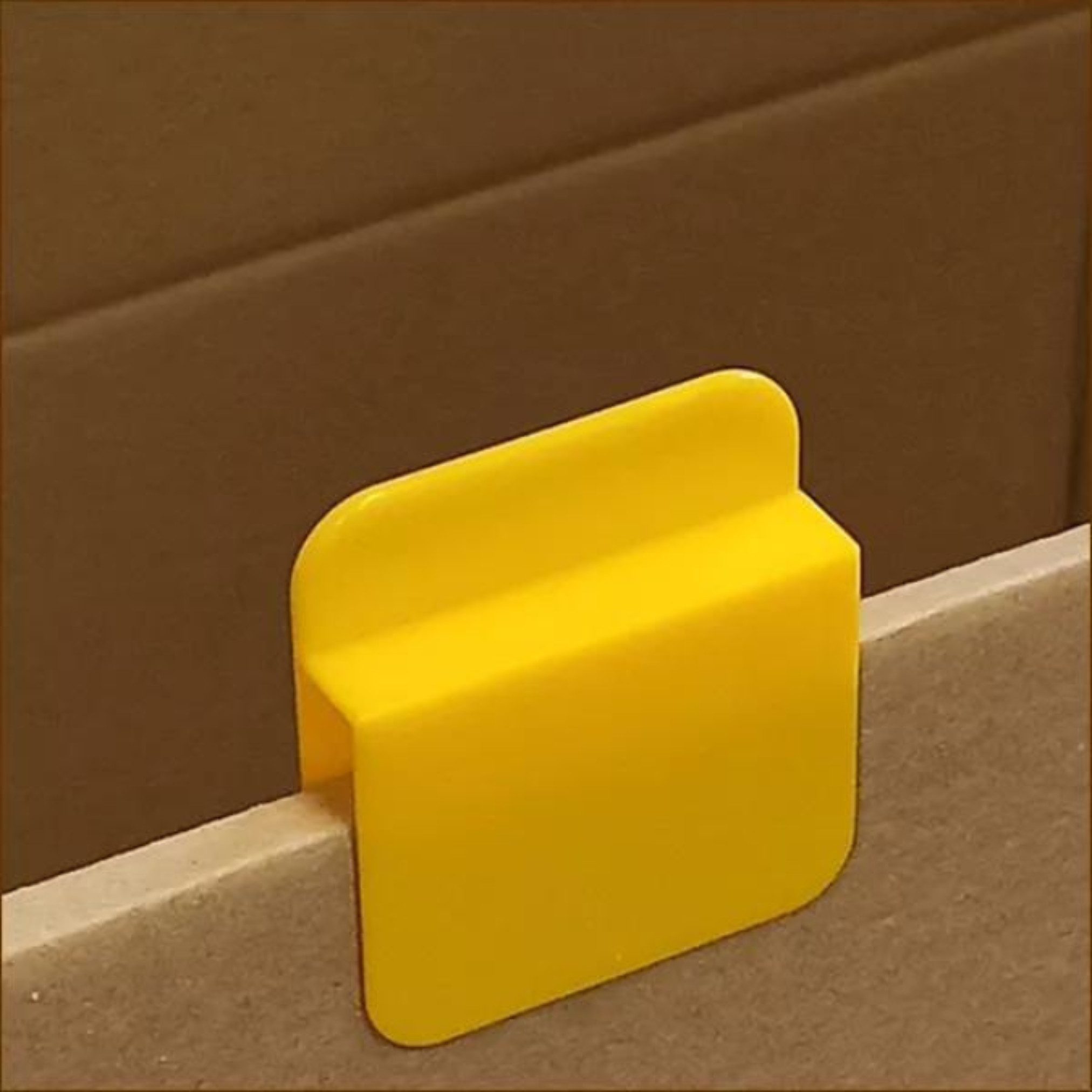 Packen24 GmbH Karton Kartonklammern Kartonlaschenhalter Kunststoff gelb 7 x 7 x 1,7 cm