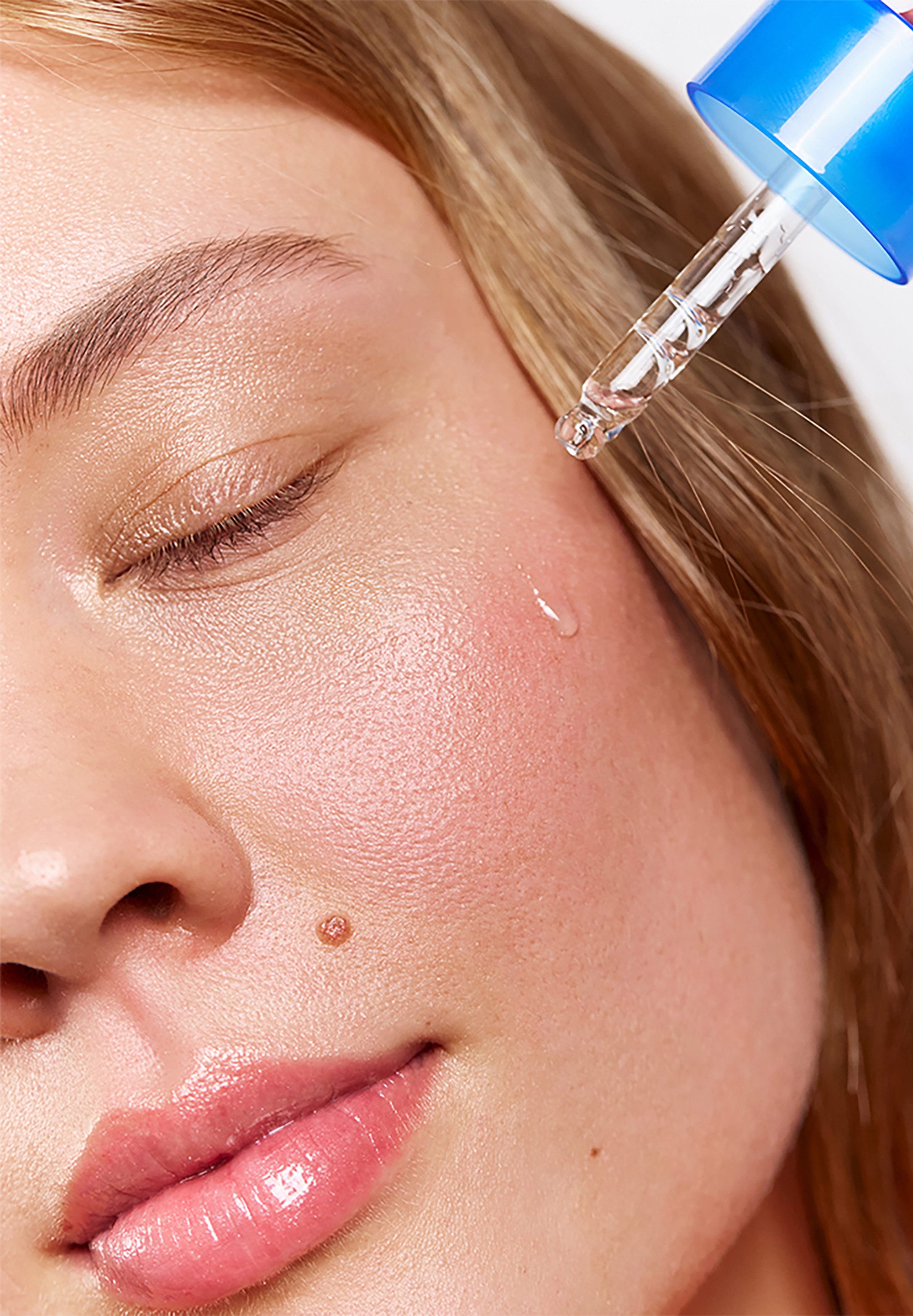 salted. Gesichtsserum Aufpolsterndes Hyaluron Serum Hydration High, Leichtes Serum mit 4-fach Hyaluronsäure, Glycerin und SeaSync.