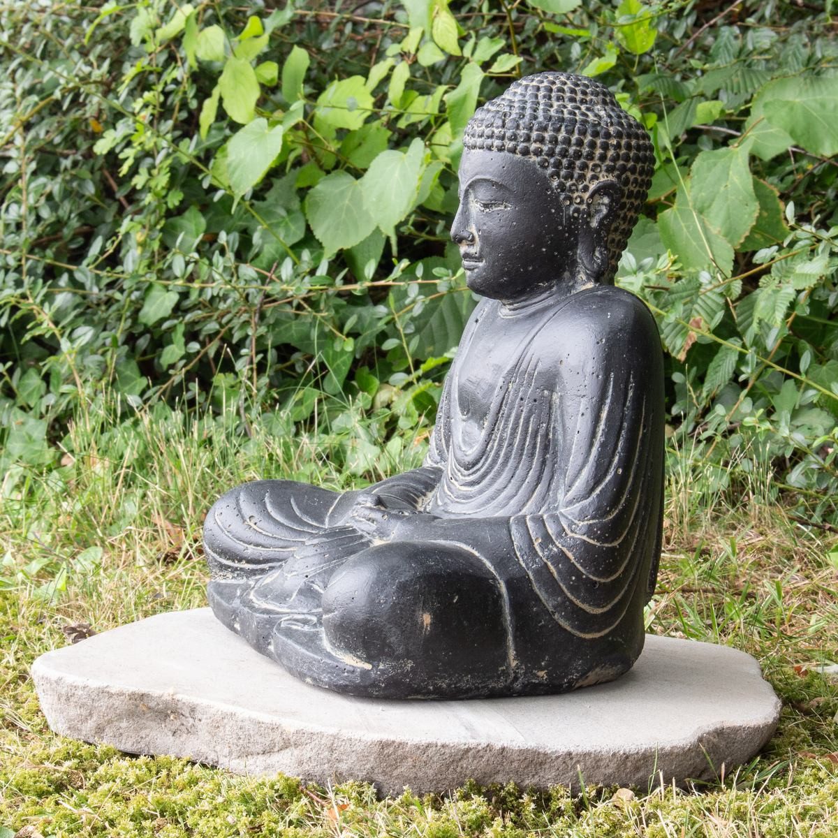 Oriental Galerie Dekofigur Japan Buddha Figur Gartenfigur aus Lavastein Sitzend 30 cm (1 St)