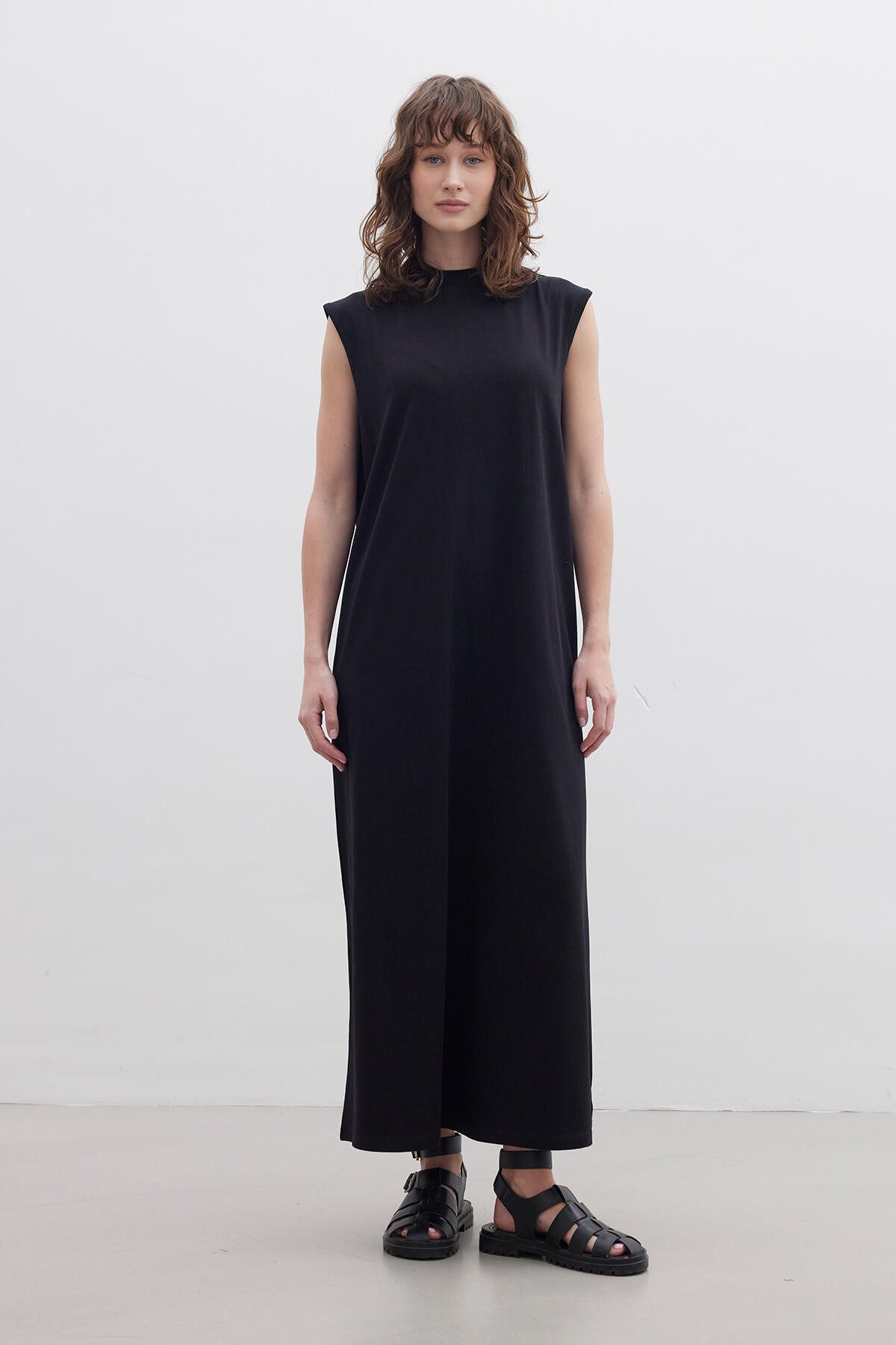MANUKA Midikleid Strickfutter Kleid Schwarz