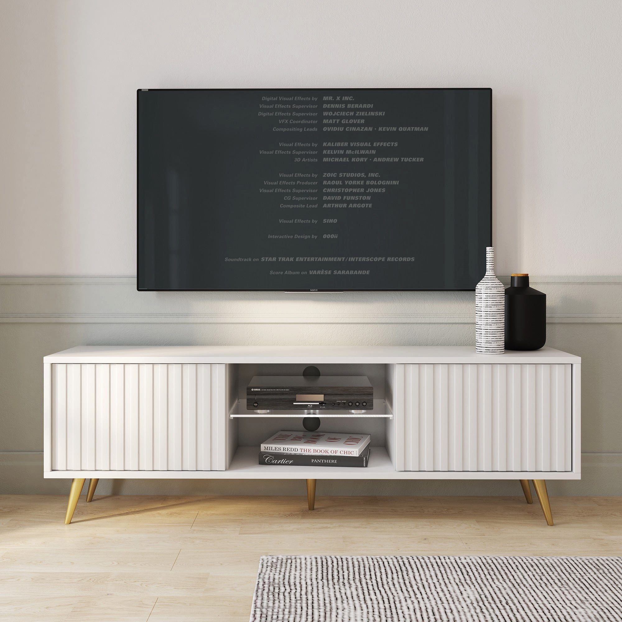 Selsey TV-Schrank BELLO mit goldenen Füßen, Lamellenfronten und LED, 135 cm
