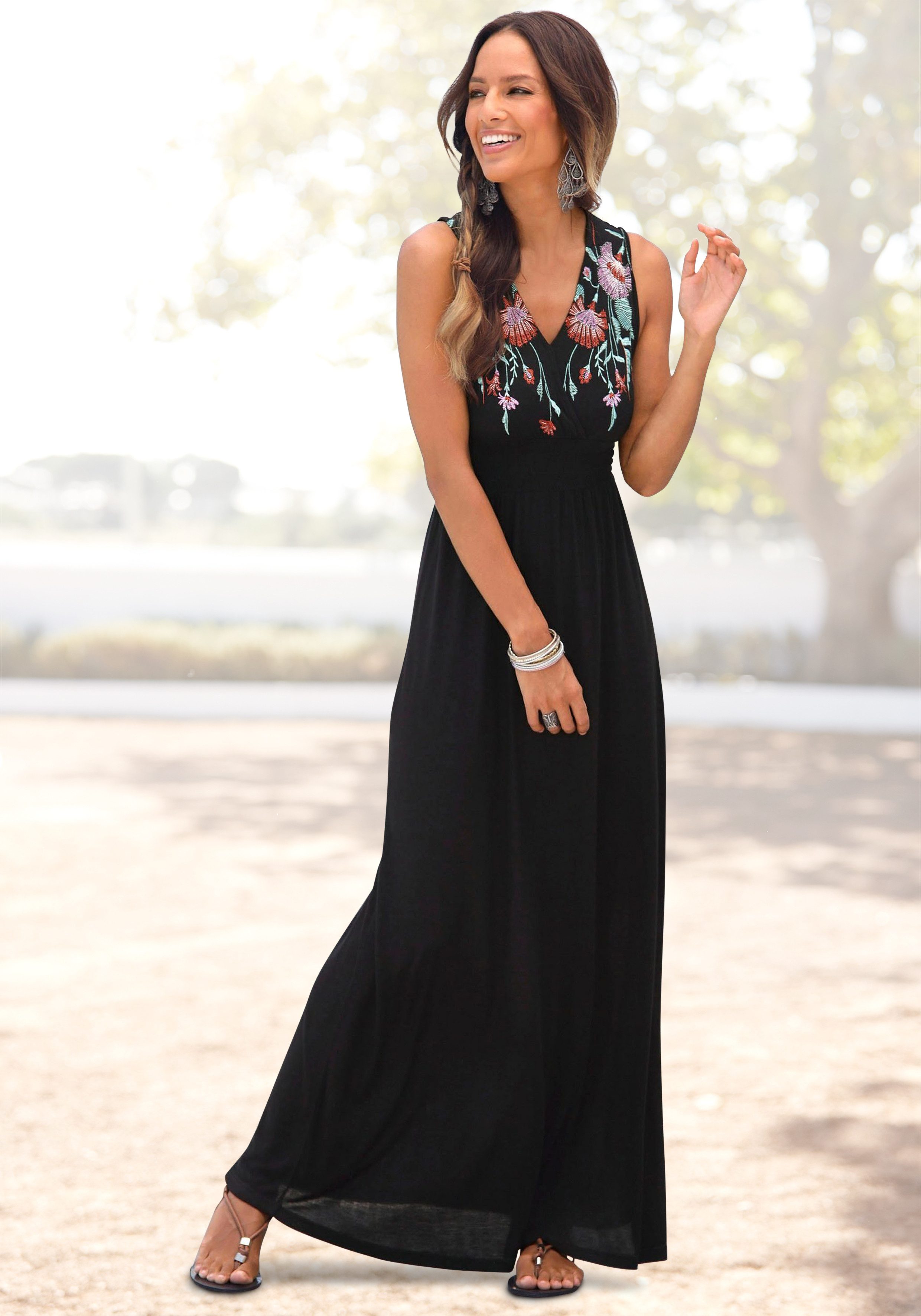 Buffalo Maxikleid mit Druck am Vorderteil und Bindeband hinten langes Sommerkleid, Jerseykleid, Boho-Kleid, casual-chic