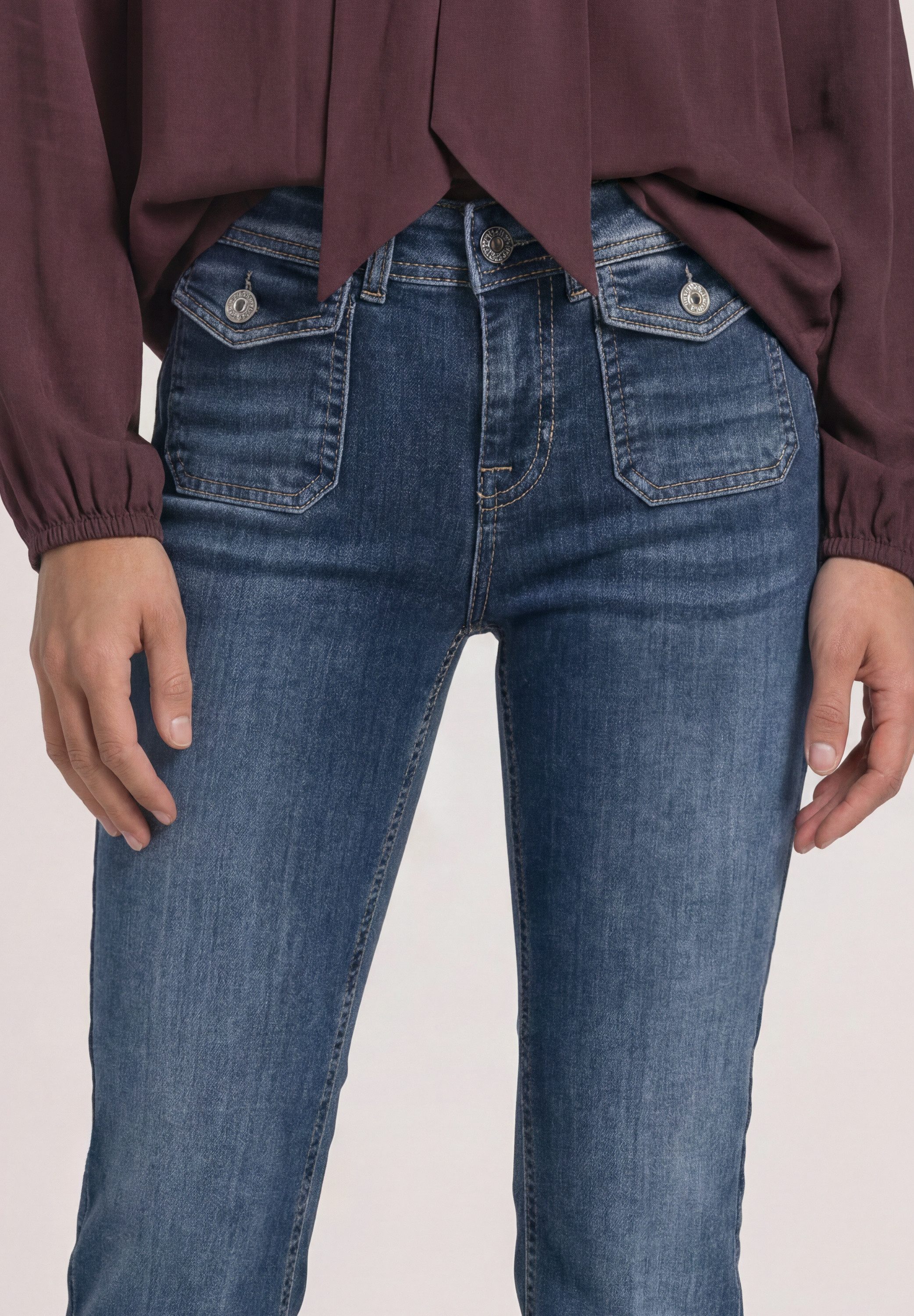 STREET ONE Bootcut-Jeans Style Blaire im Slim Fit