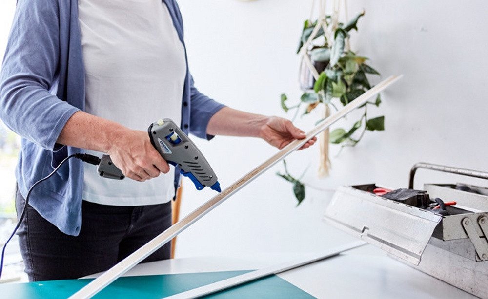 DREMEL Heißklebepistole, 940-3 Kompaktwerkzeug mit 3 Zubehöre