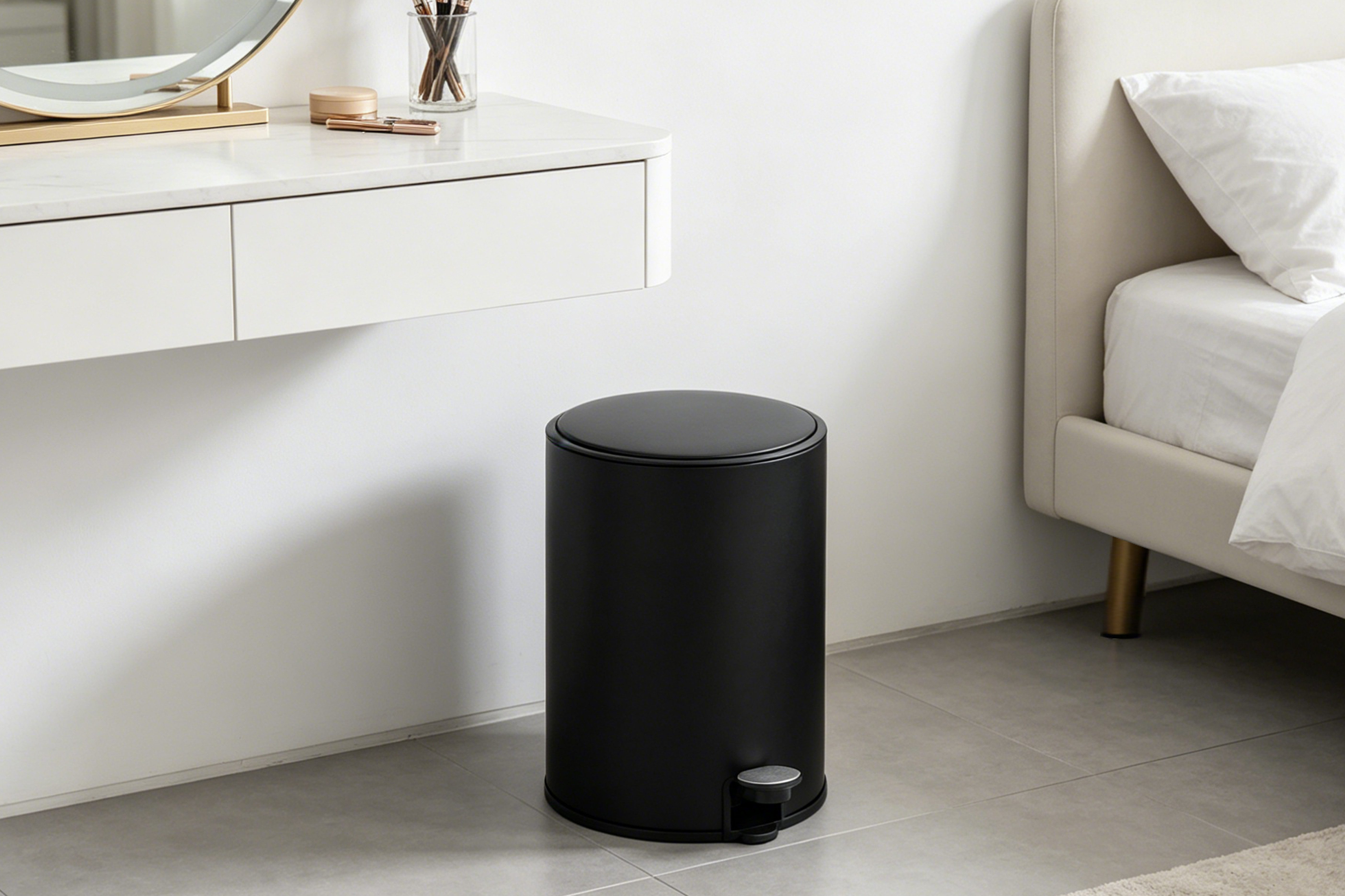 OTTO home Mülleimer Lennu, Soft Close, versteckter Griff, moderner Treteimer für Küche oder Bad, Abfalleimer mit Deckel