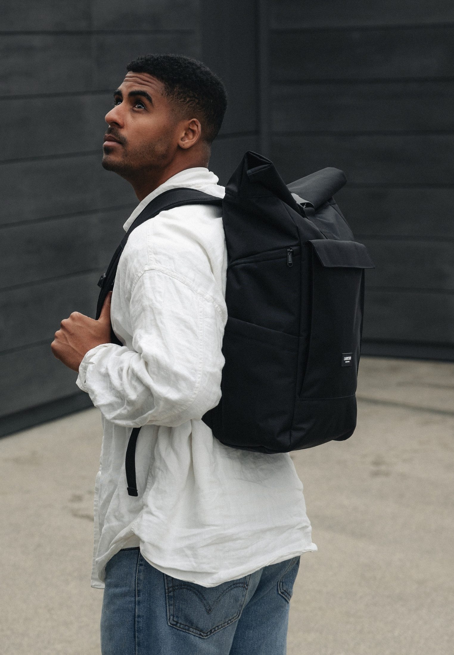 LARKSON Cityrucksack No 4 Large Rolltop Rucksack für Damen und Herren (1-tlg), Geräumiger Rolltop Rucksack für Reisen, Wasserabweisend