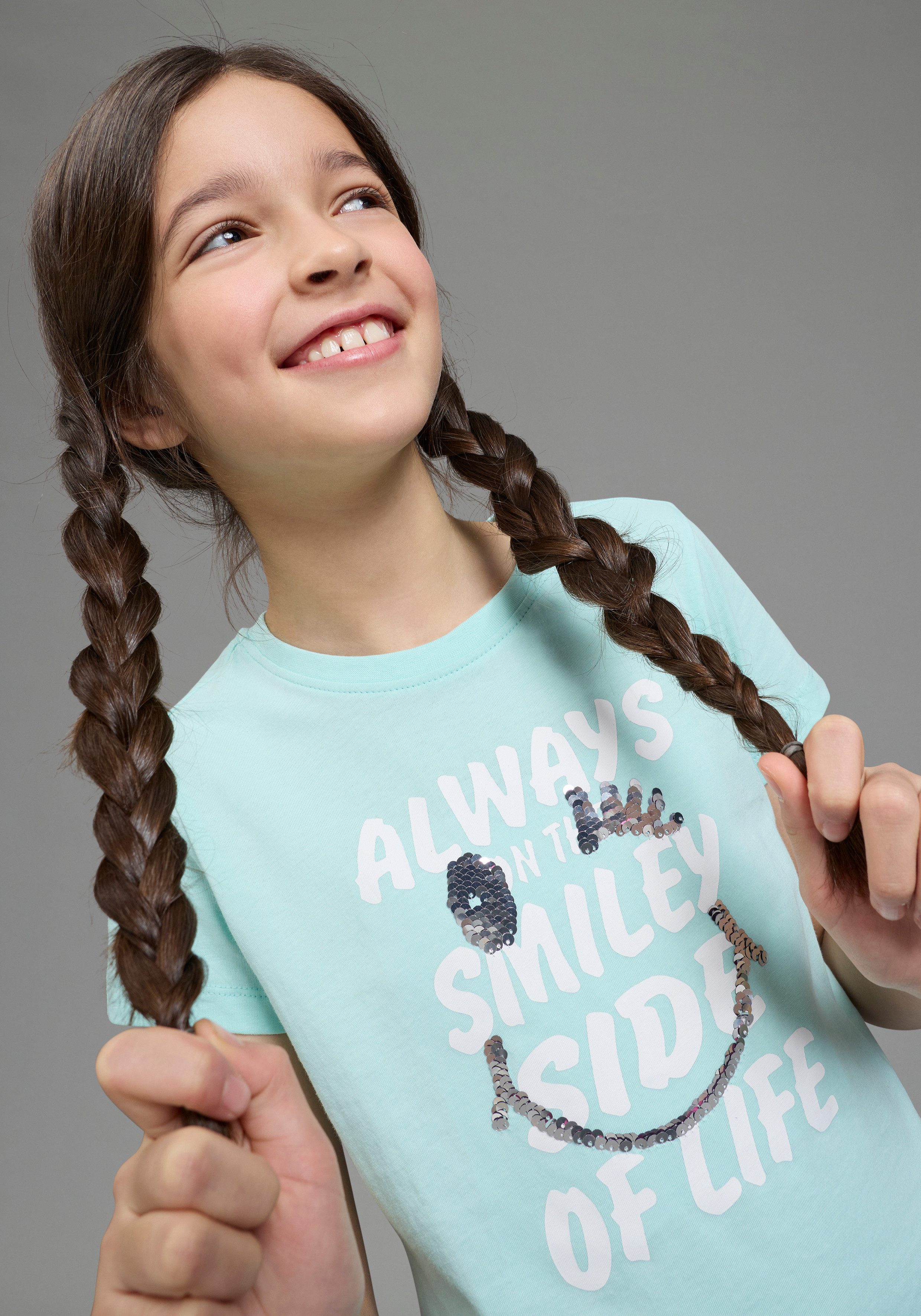 KIDSWORLD T-Shirt mit Wendepailletten Kurzarm, Basic-Passform, mit Pailletten, bedruckt