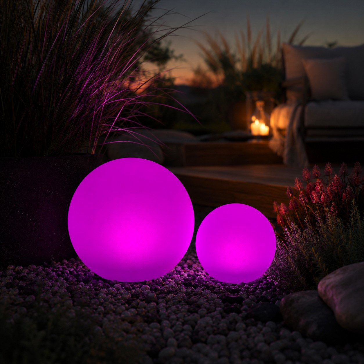 Online-Fuchs LED Solarleuchte für außen - 2 beleuchtete Kugeln als Deko für Garten, Figuren, 4 verschiedene Leuchtmodi wählbar, 16 Farben über die Fernbedienung verfügbar, wetterfeste Solarlampen zur Dekoration auf der Terrasse oder Balkon