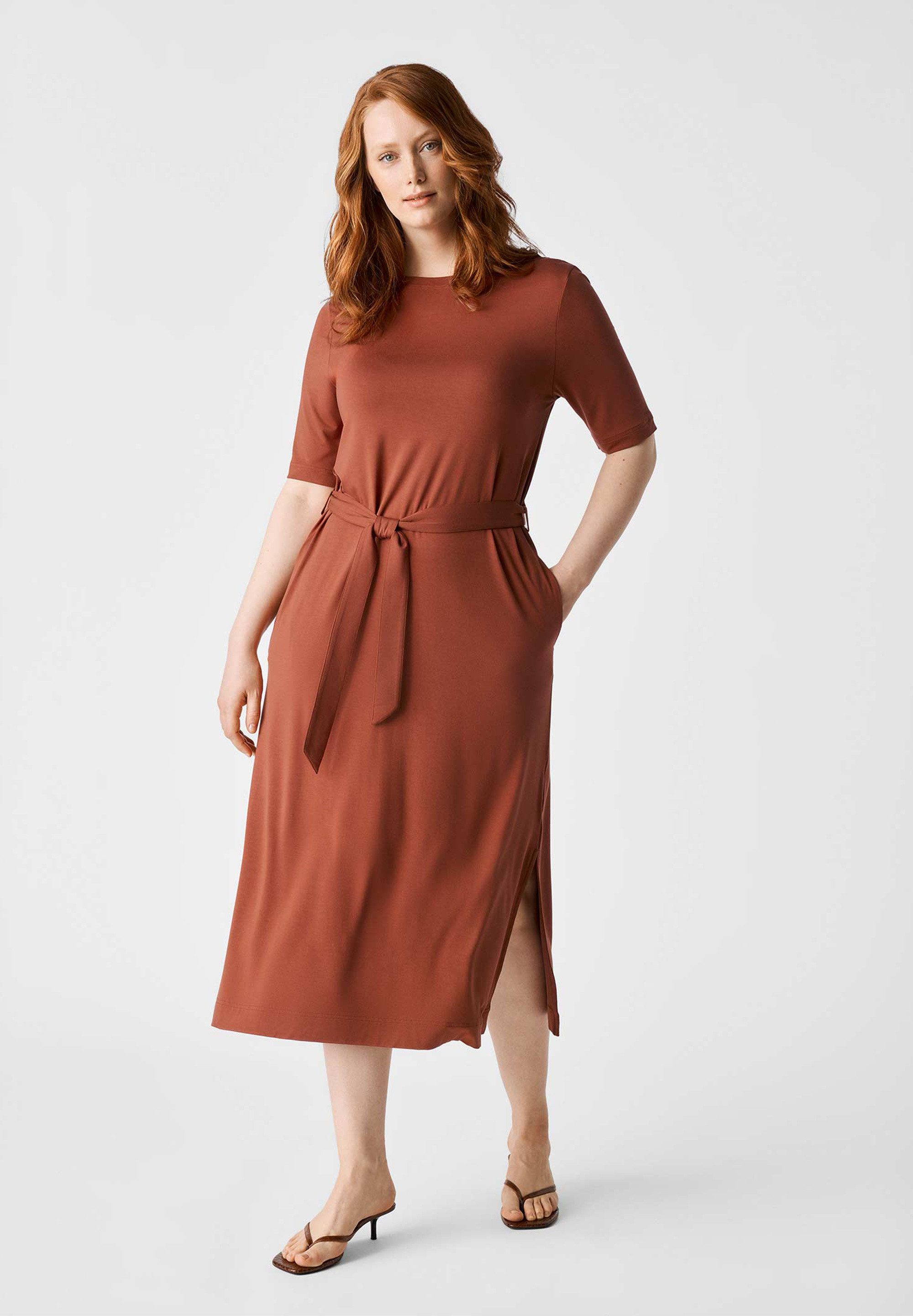 Les Lunes Jerseykleid Lolaa Dress lockerer Sitz, seitliche Schlitze, mit Gürtel und Seitentaschen