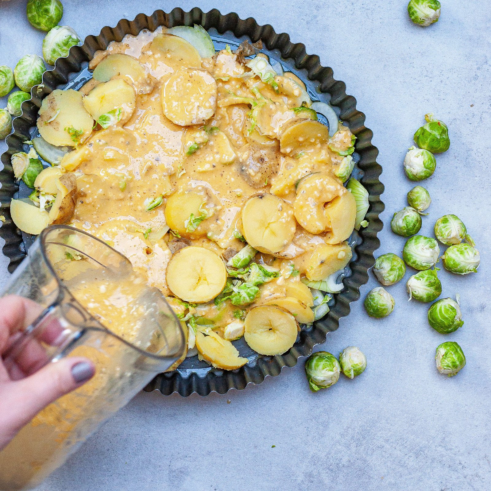 WESTMARK Messbecher mit mehrsprachigen Messskalen & verschiedenen Maßeinheiten, Volumen:, SAN