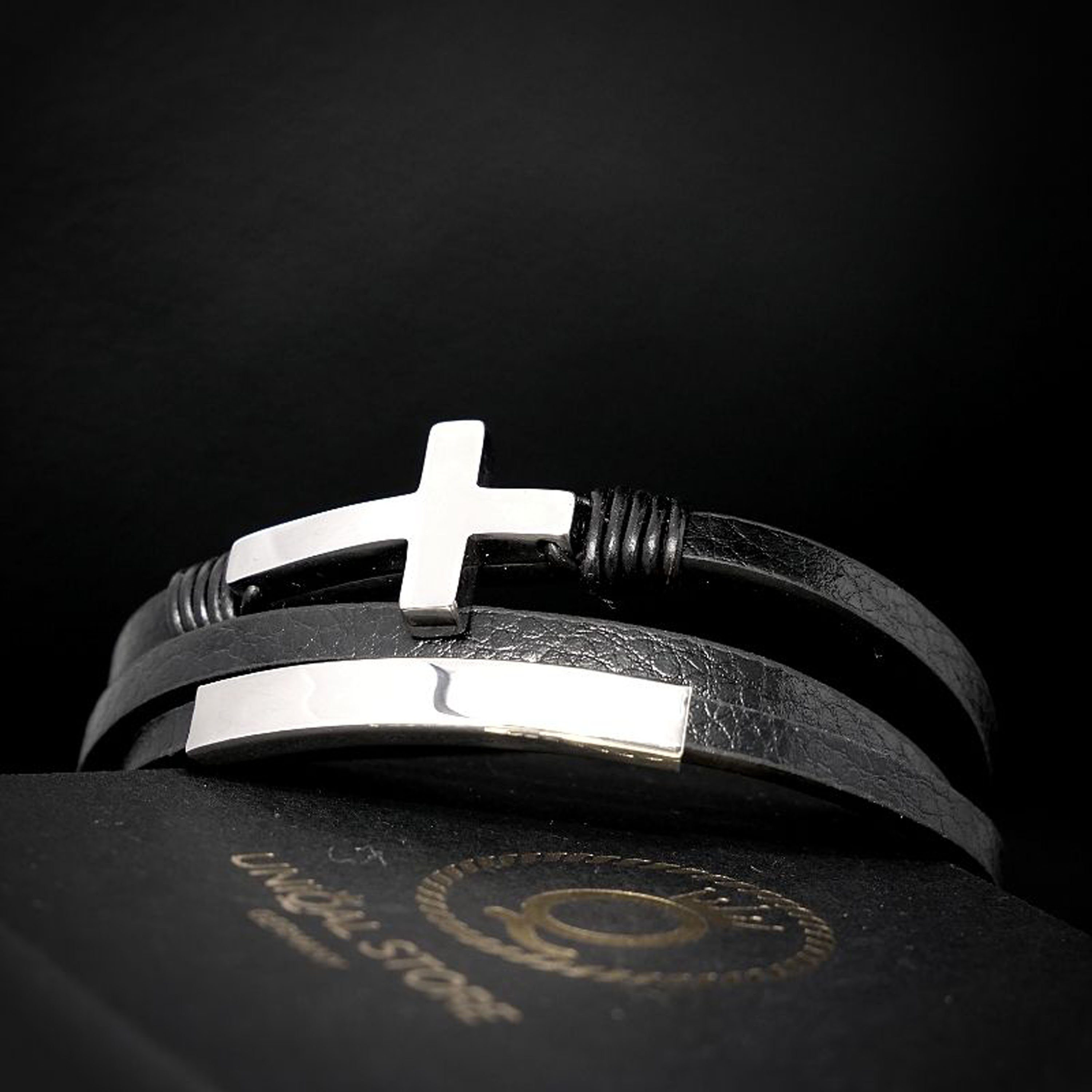 Casual plate.dreilägig Kreuz "CHURCH" Style, Silber Lederarmband (Edelstahl, mit Echtleder, Herren Lederarmband Handgefertigt) UNIQAL.de cross,
