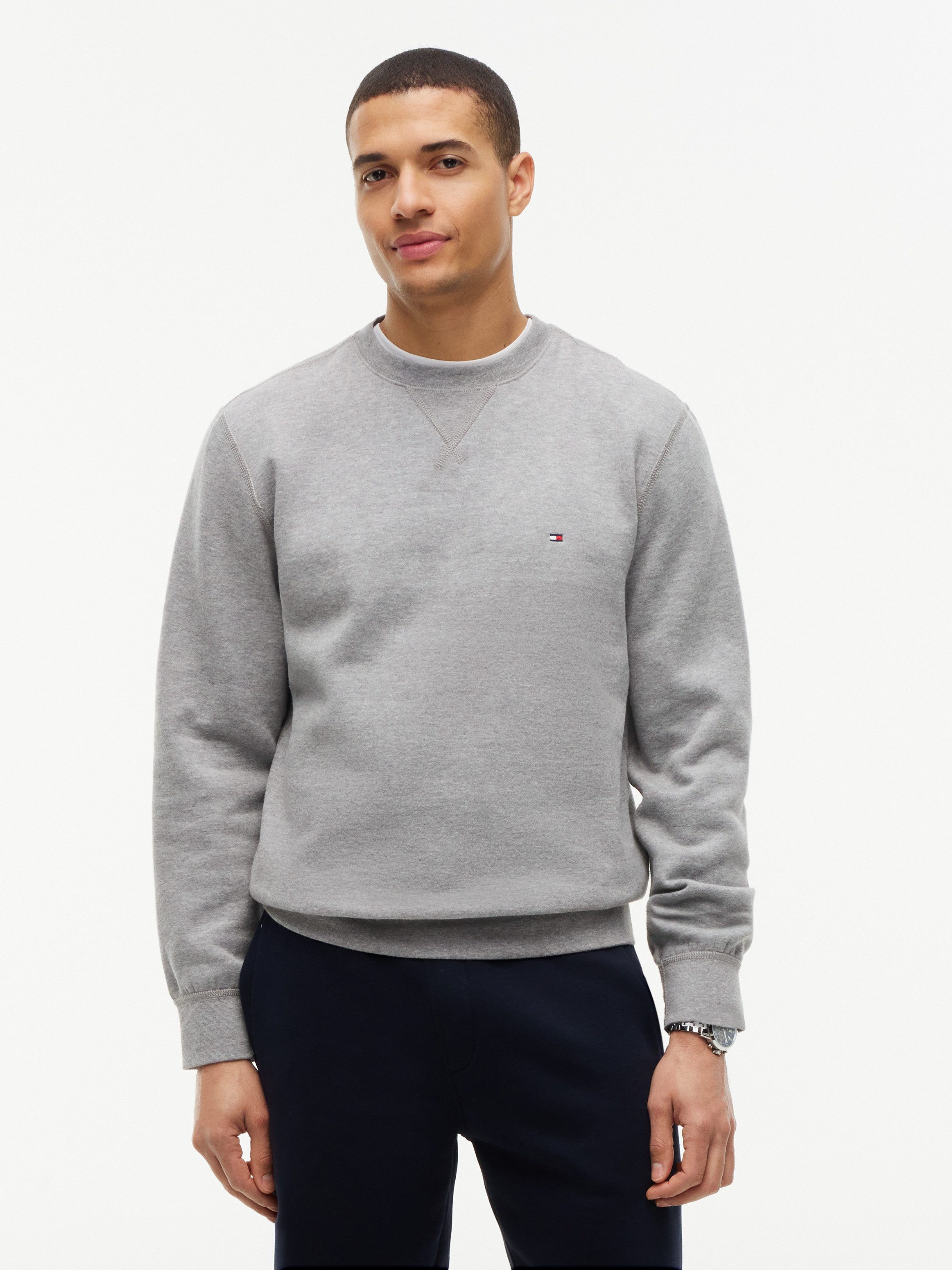 Tommy Hilfiger Sweatshirt ESSENTIAL FLEECE CREWNECK mit Tommy Hilfiger Logostickerei, Regular Fit