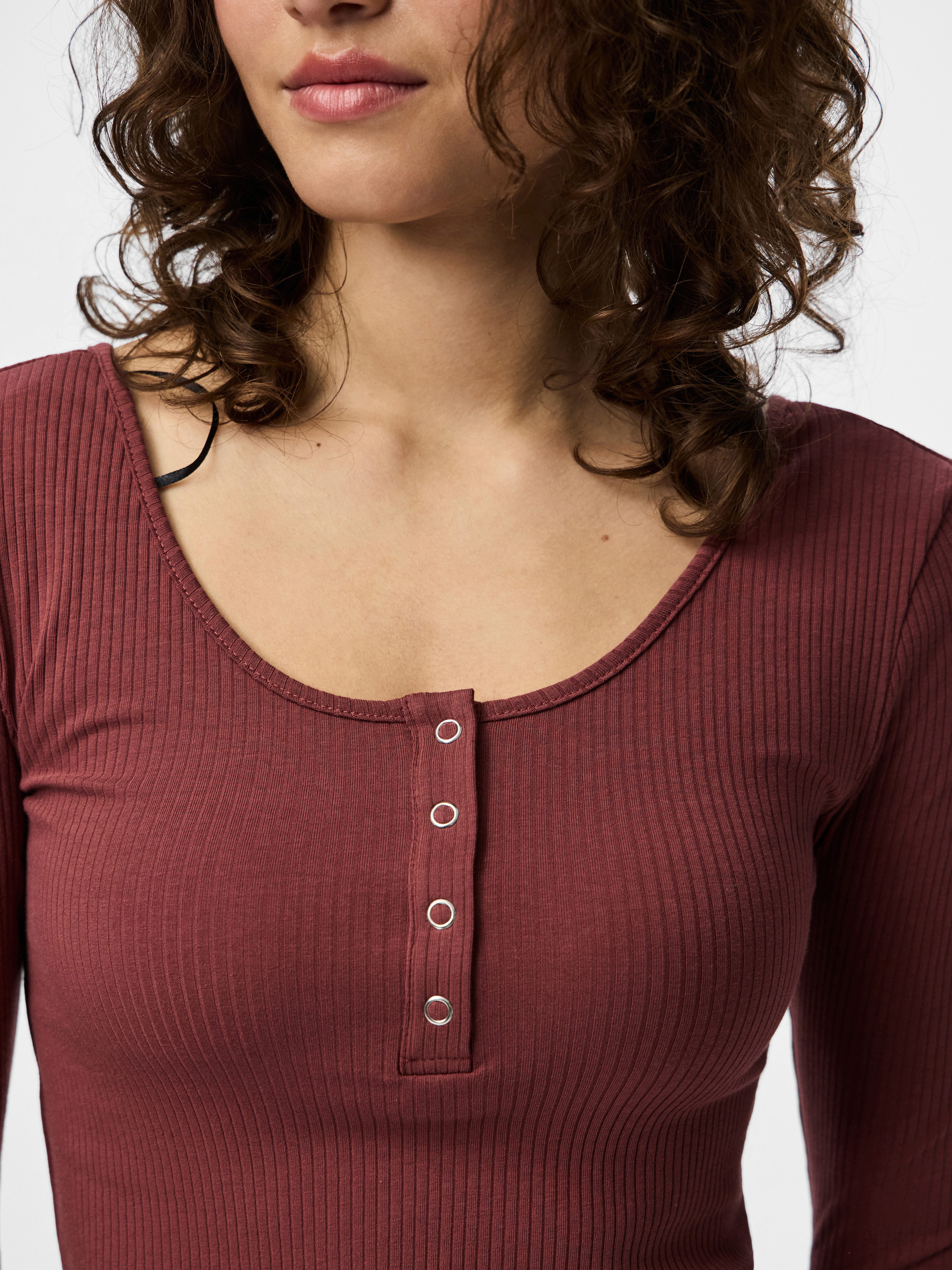 pieces Langarmshirt PCKITTE LS TOP NOOS BC Baumwollmischung, slim fit