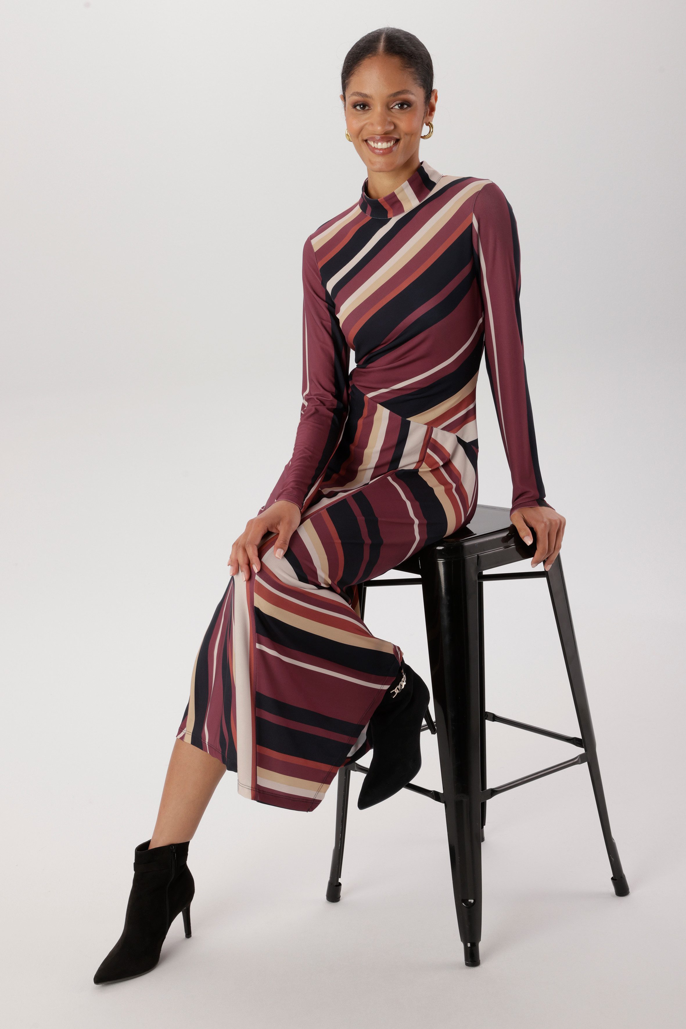 Aniston SELECTED Maxikleid Hinten mit 2 Knöpfen am Kragen zu schließen - NEUE KOLLEKTION