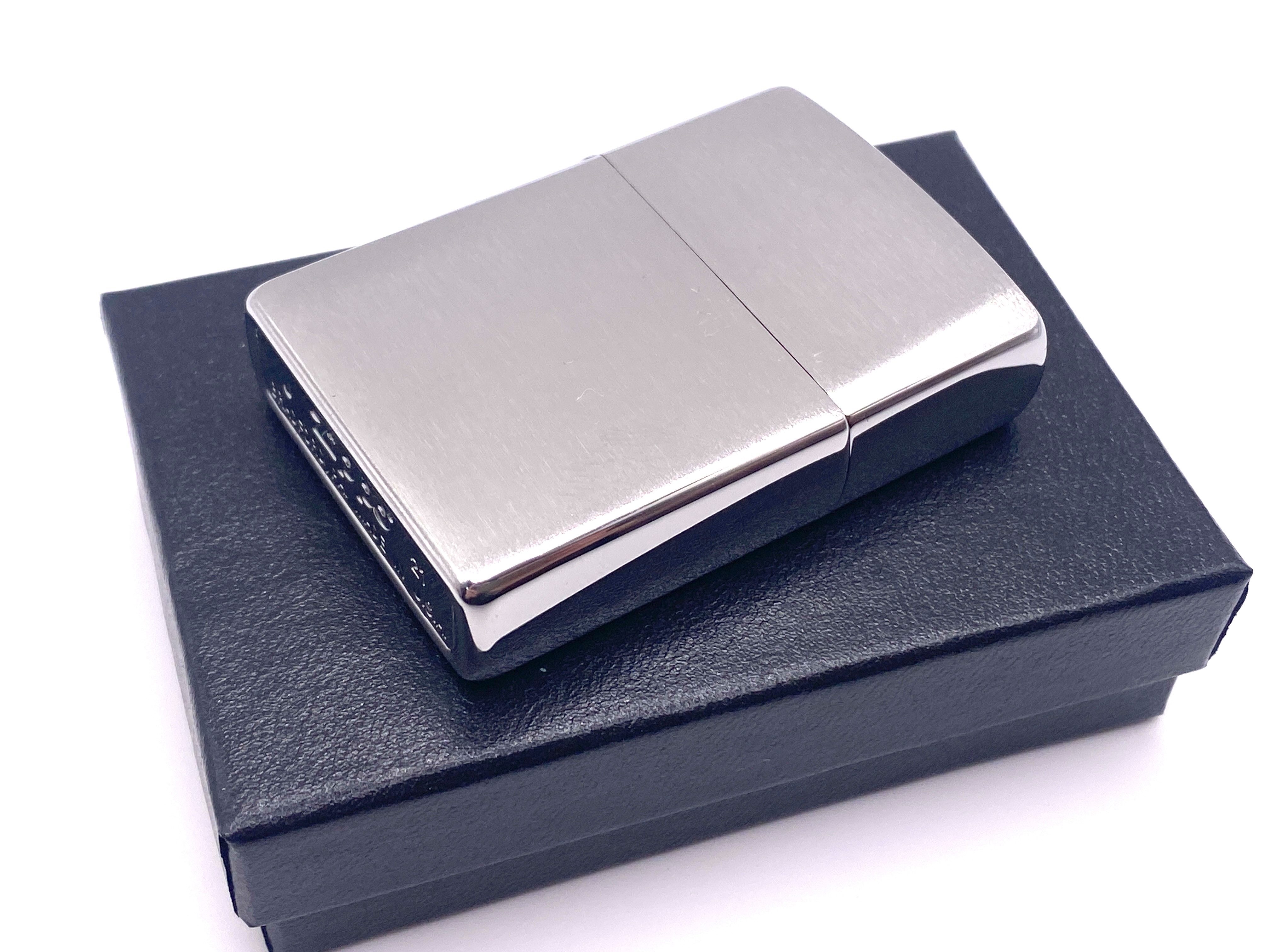 Zippo Feuerzeug Chrome Gebürstet der Klassiker neu in Box, das Original mit dem " Klick "