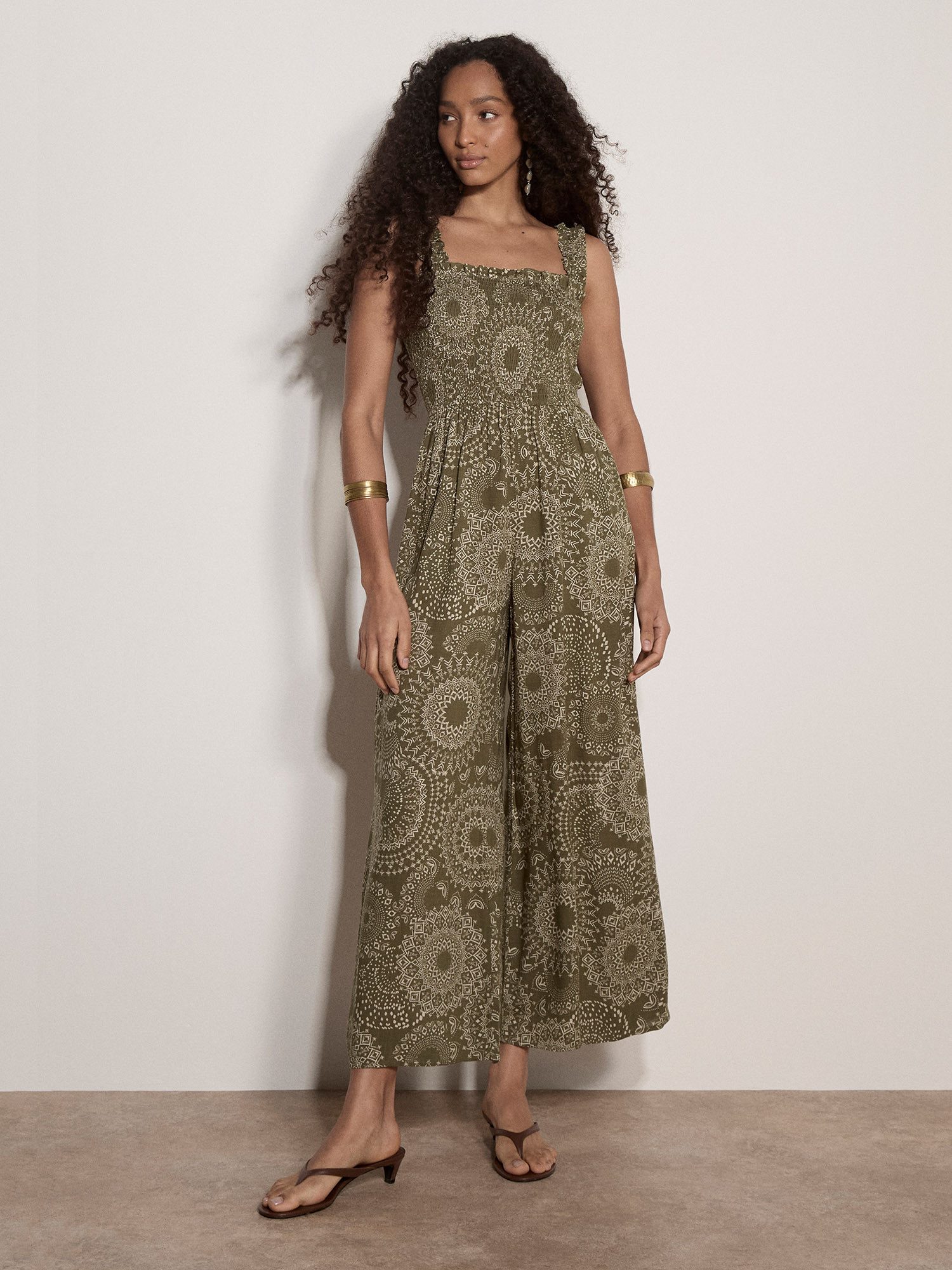 Apricot Jumpsuit Gemusterter Jumpsuit mit gerafftem Bein mit Smokdetails