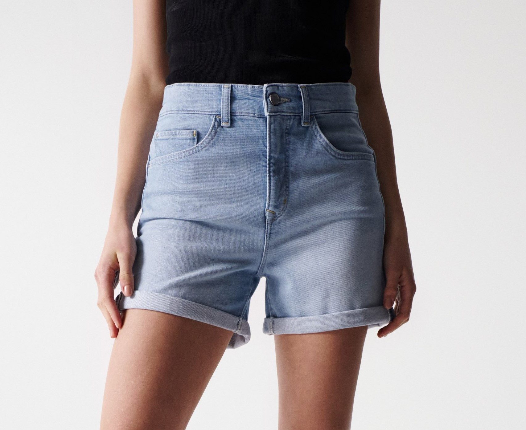 Salsa Stretch-Jeans SALSA JEANS SHORTS SECRET GLAMOUR PUSH IN hellblau 21005716.0851